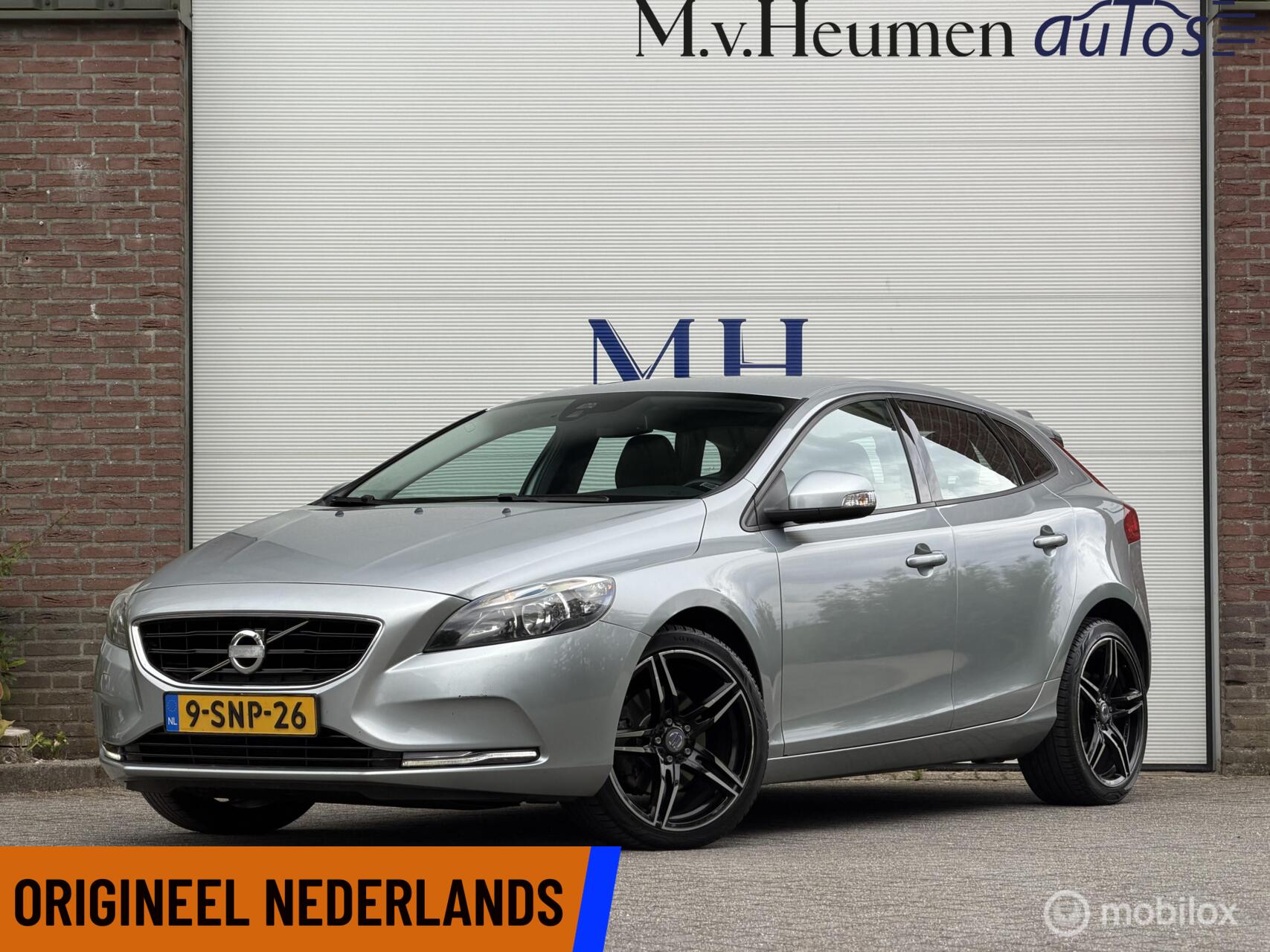 Volvo V40 1.6 T3 150PK Climate 18'' R-Design 2013 - voorkant