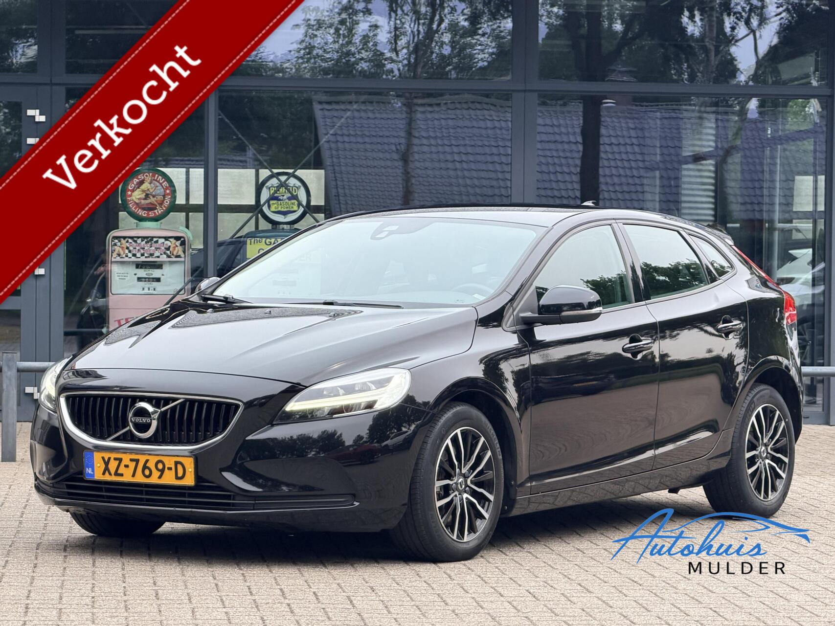 Volvo V40 1.5 T2 Polar+ | Automaat | Led | Stoelverwarming | Trekhaak 2019 - voorkant