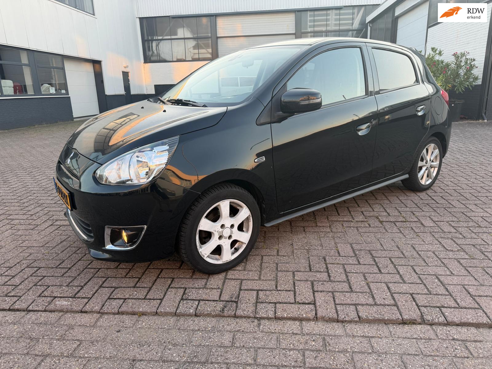 Foto van MITSUBISHI MITSUBISHI SPACE STAR