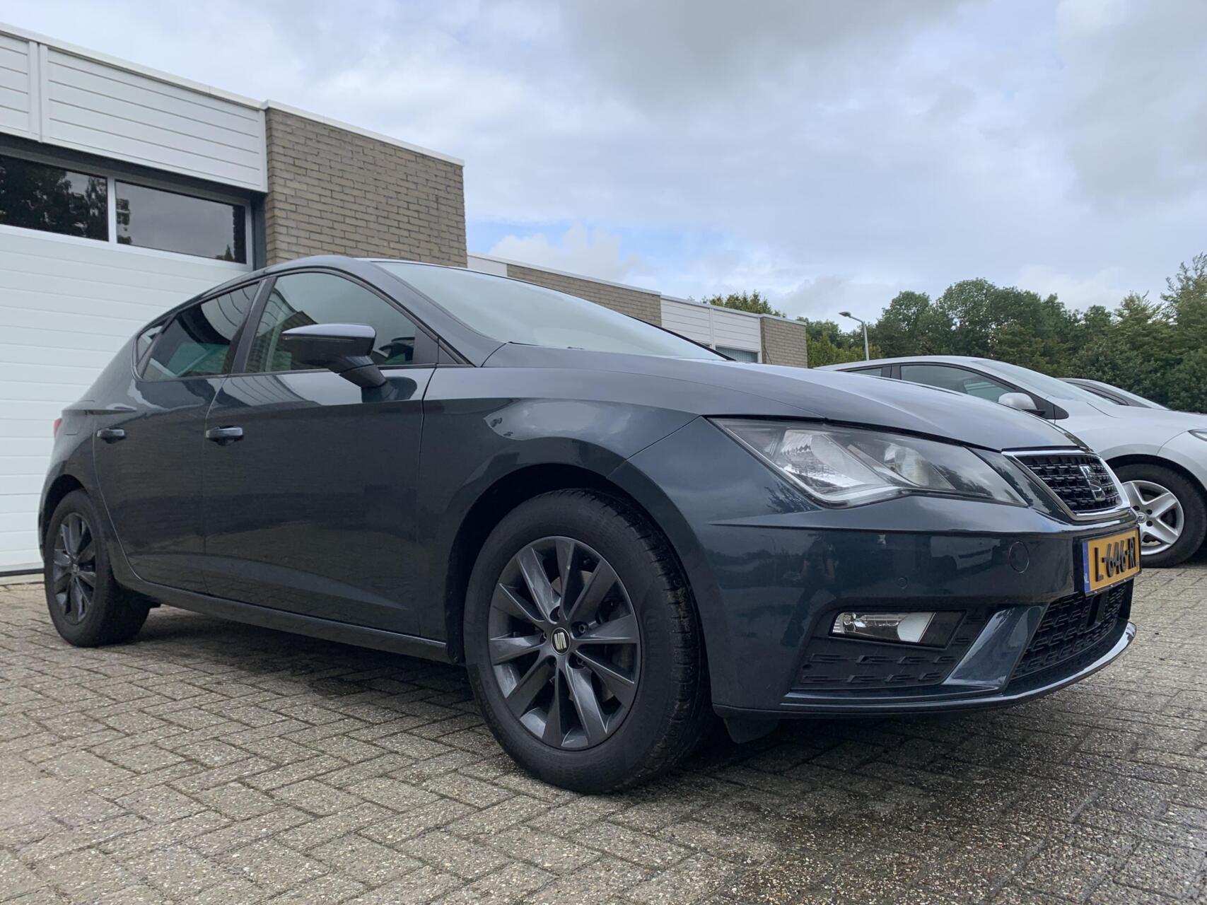 Seat Leon 1.5 TSI Style NWE APK CarPlay Keyless Cruise control Airco Elektrische pakket 2019 - voorkant