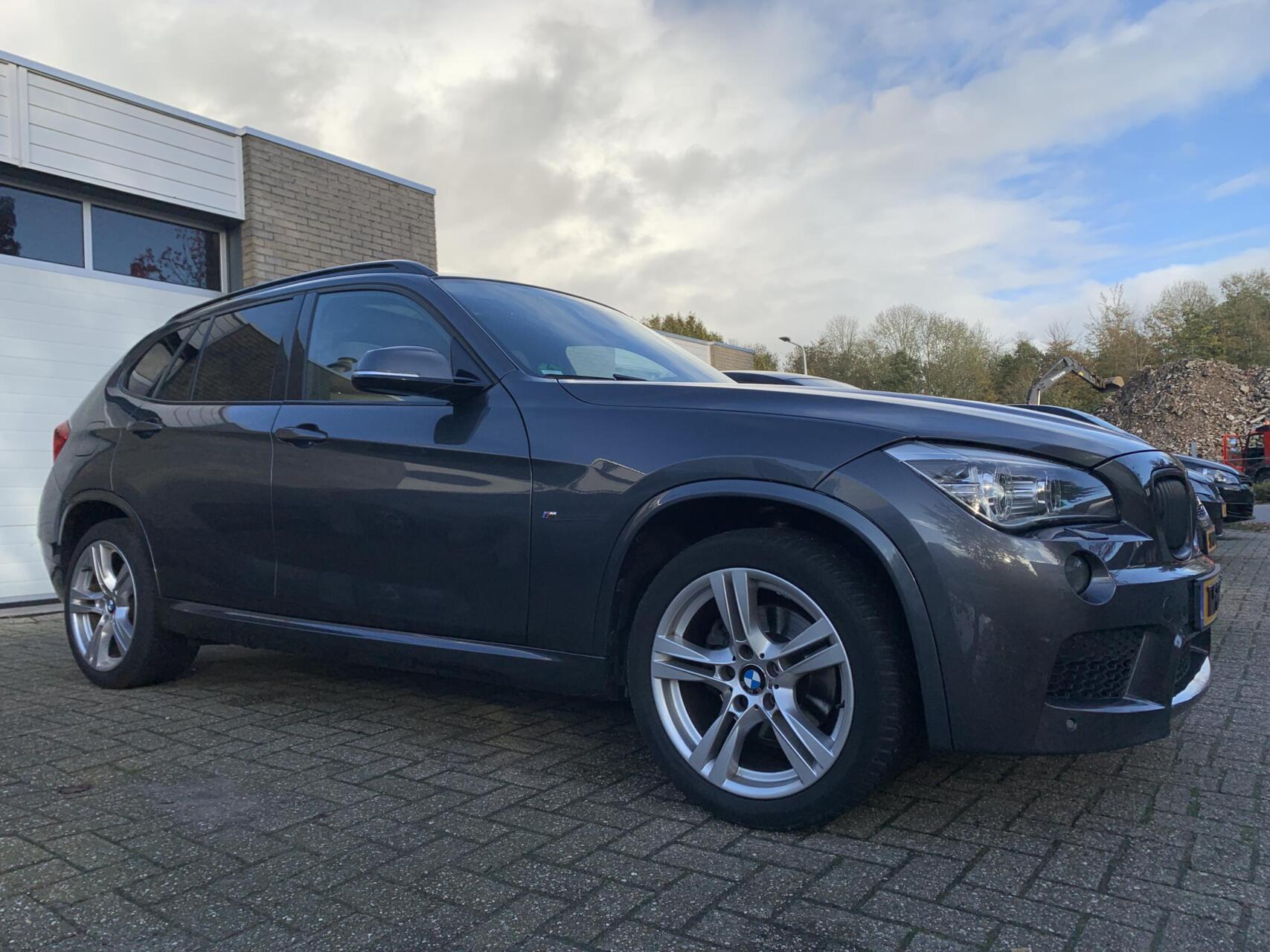 BMW X1 Xdrive25d xDrive25D High Executive M-Pakket NWE APK Panodak Navi Airco Elektrische pakket 2013 - voorkant