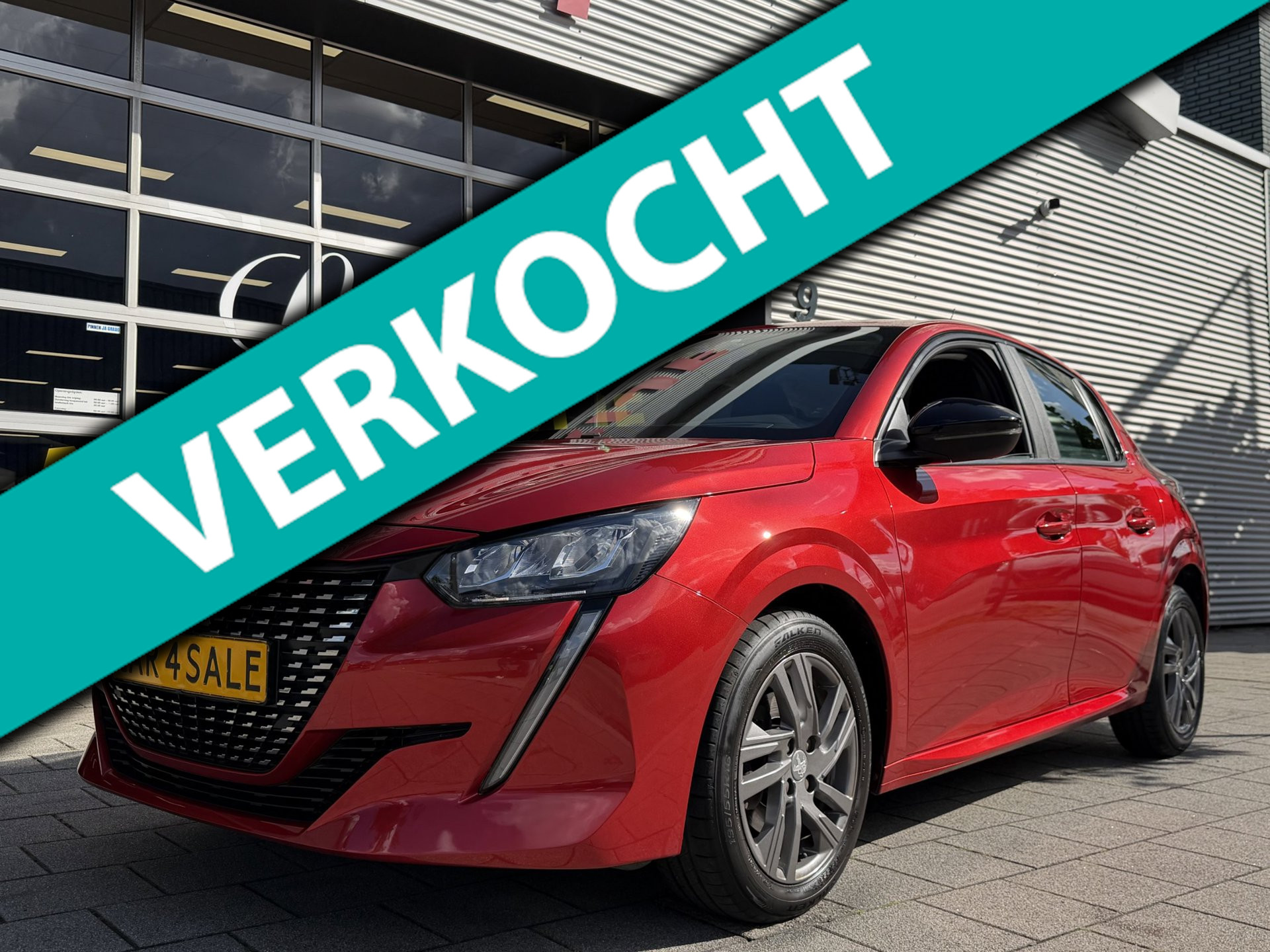 Peugeot 208 1.2 PureTech Pack 101PK -61.000 KM - Navigatie / Apple CarPlay I Airco I LED I PDC I Sport velgen I Dealer onderhouden 2022 - voorkant