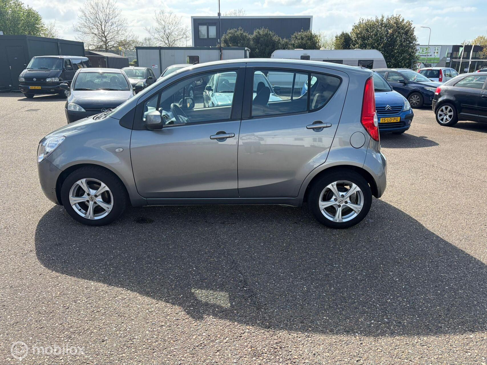 Foto van Opel Agila
