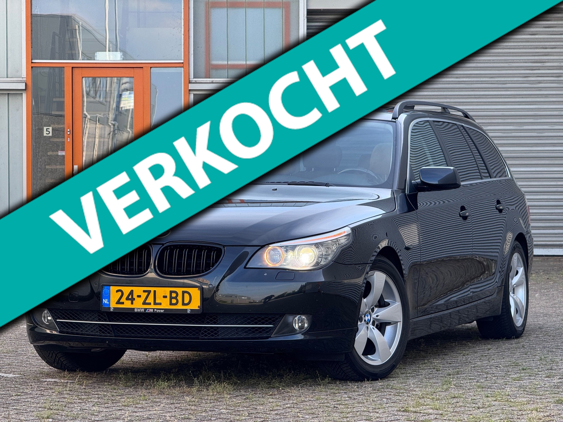 BMW 5er Reihe 525d High Executive | Panoramadak | Xenon | Leder elektrische stoelen | Parkeersensoren | Onderhoudhistorie | 2008 - voorkant