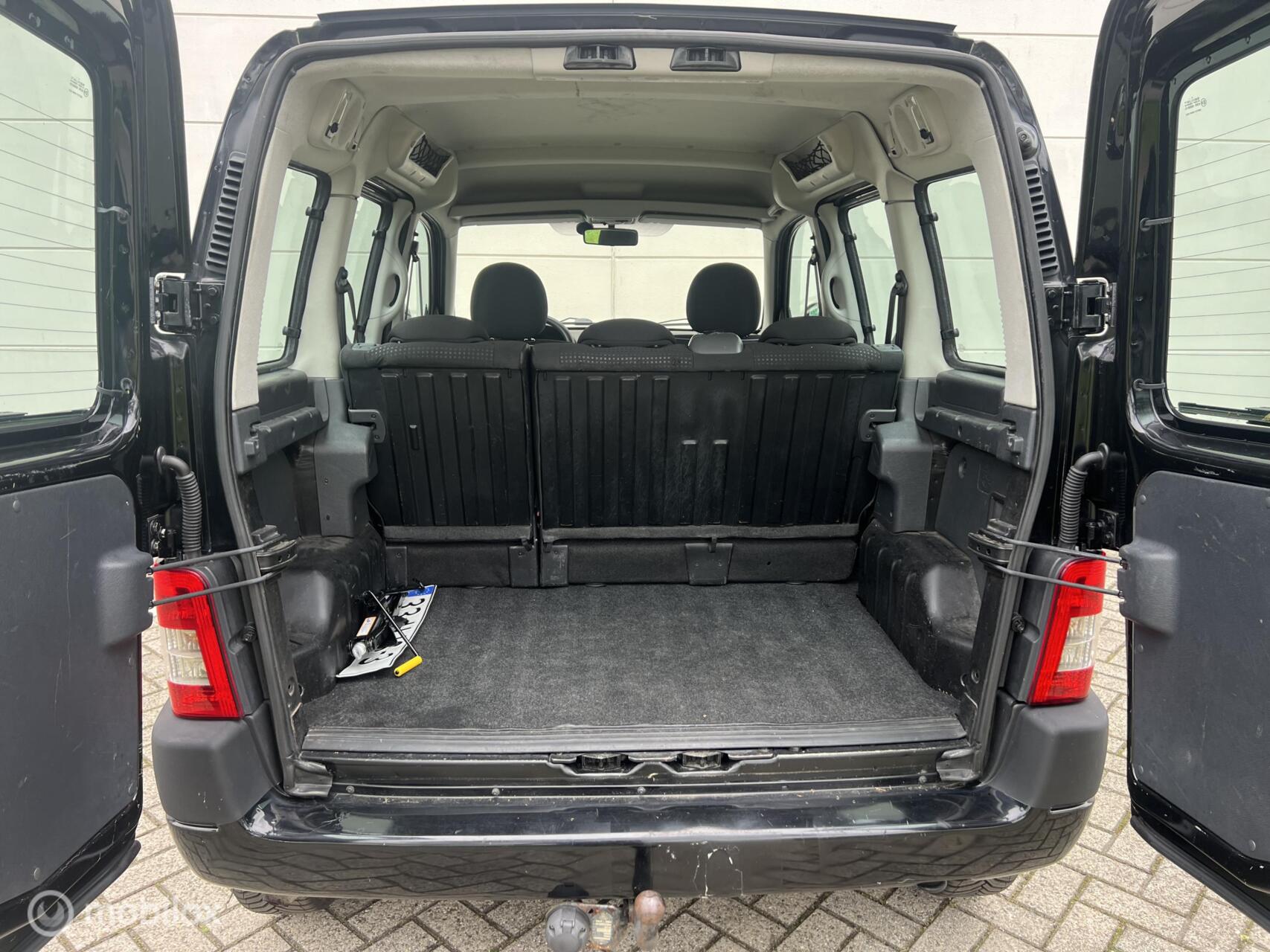 Foto van Peugeot Partner