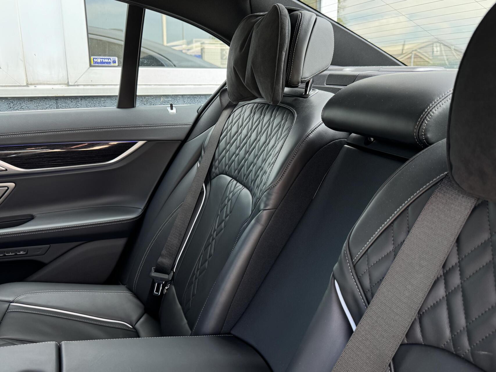 Foto van BMW 745e