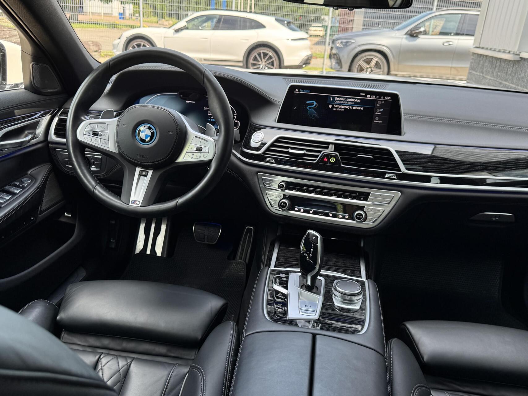 Foto van BMW 745e