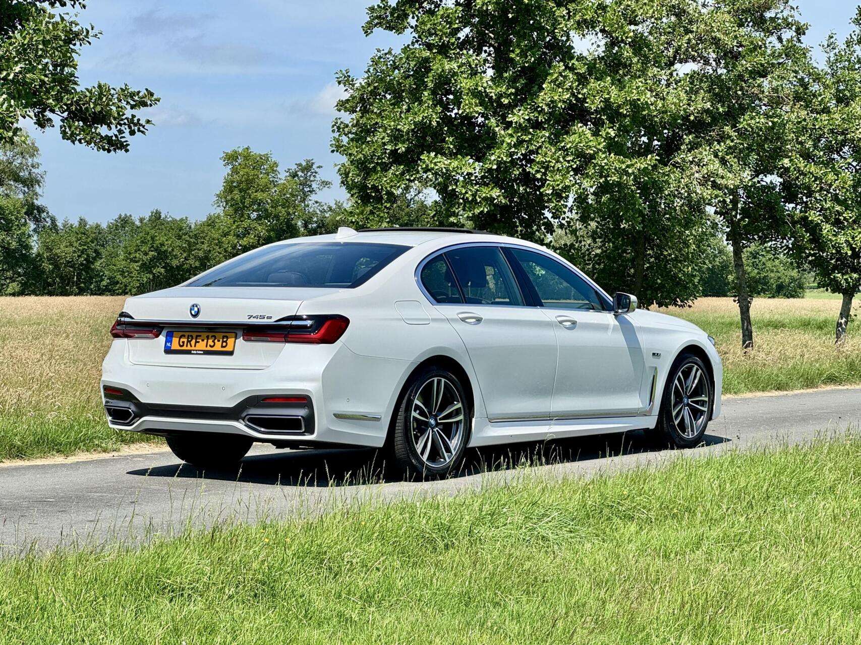 Foto van BMW 745e