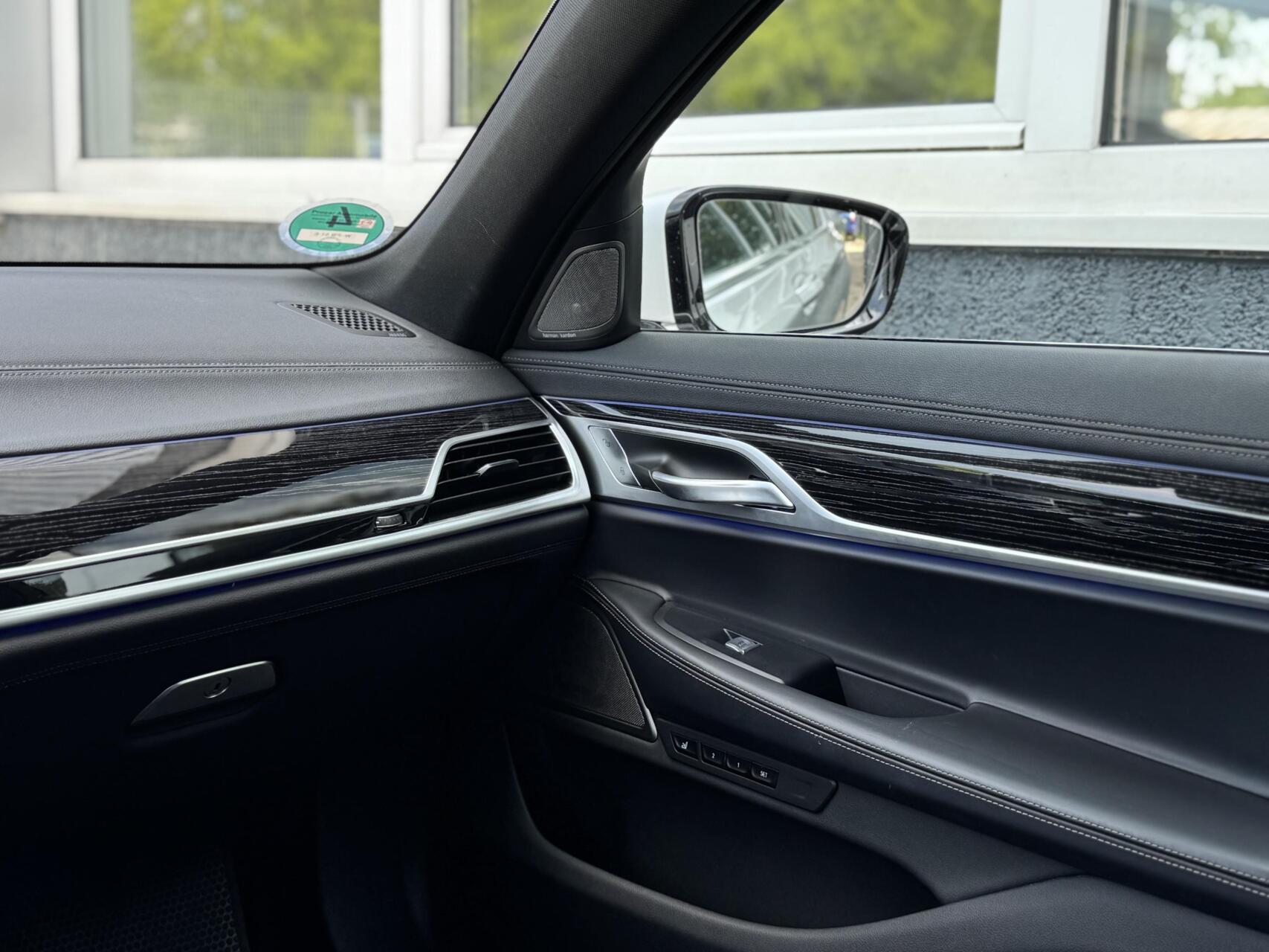 Foto van BMW 745e