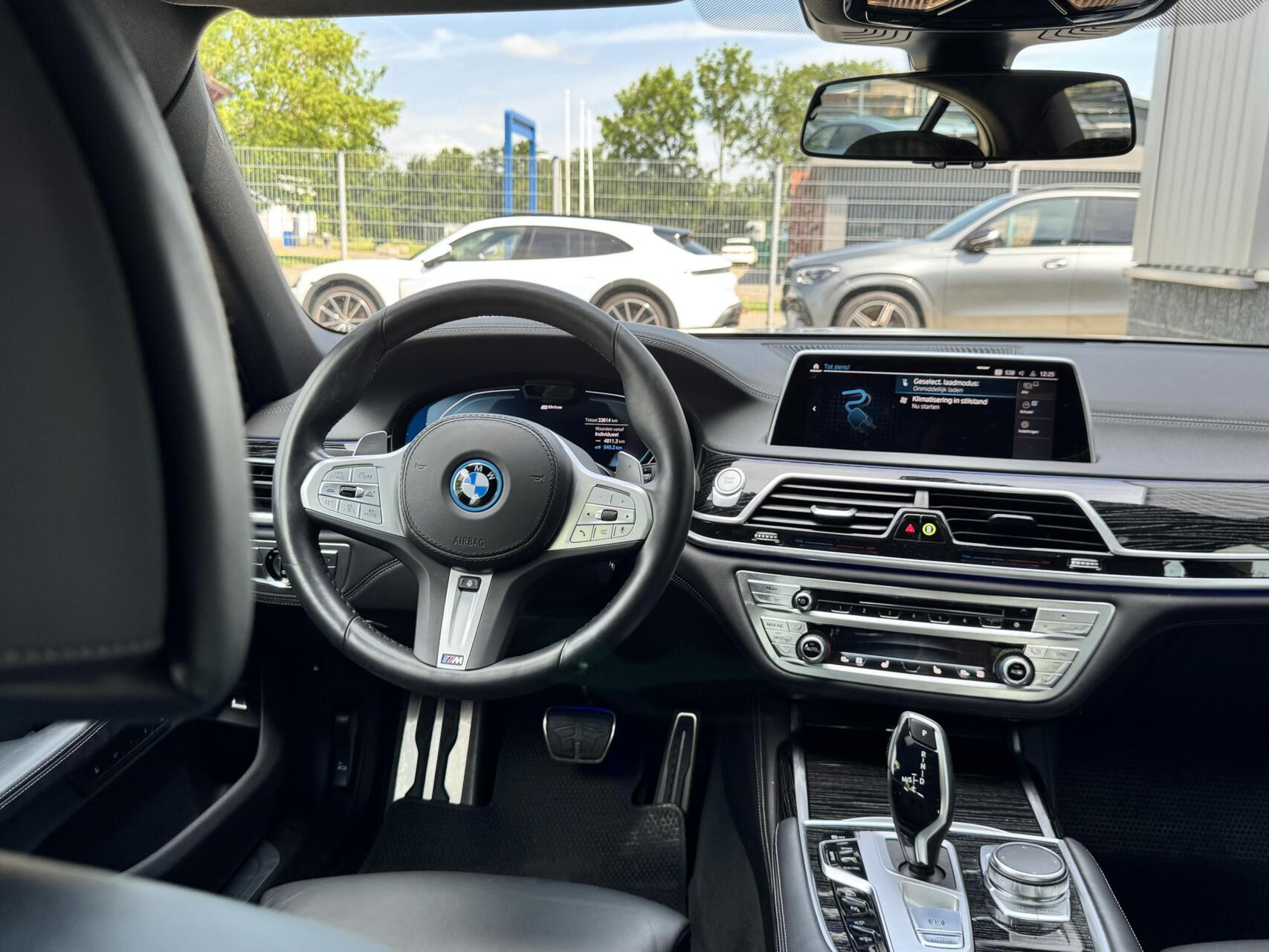 Foto van BMW 745e