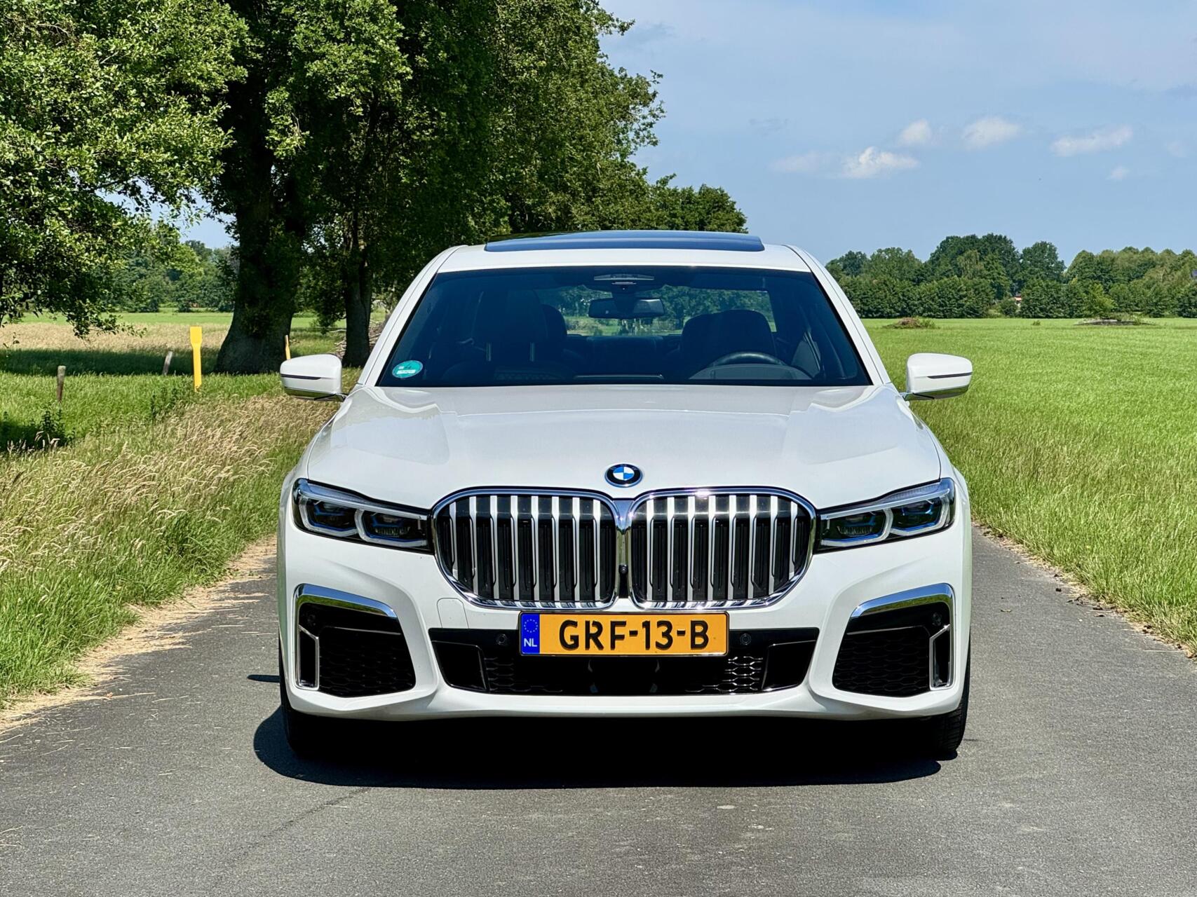 Foto van BMW 745e