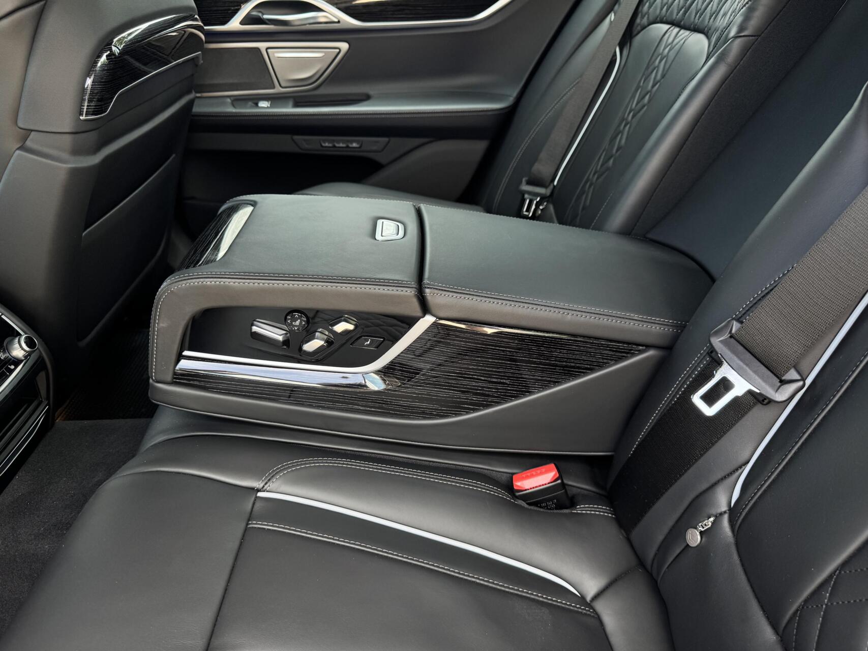 Foto van BMW 745e