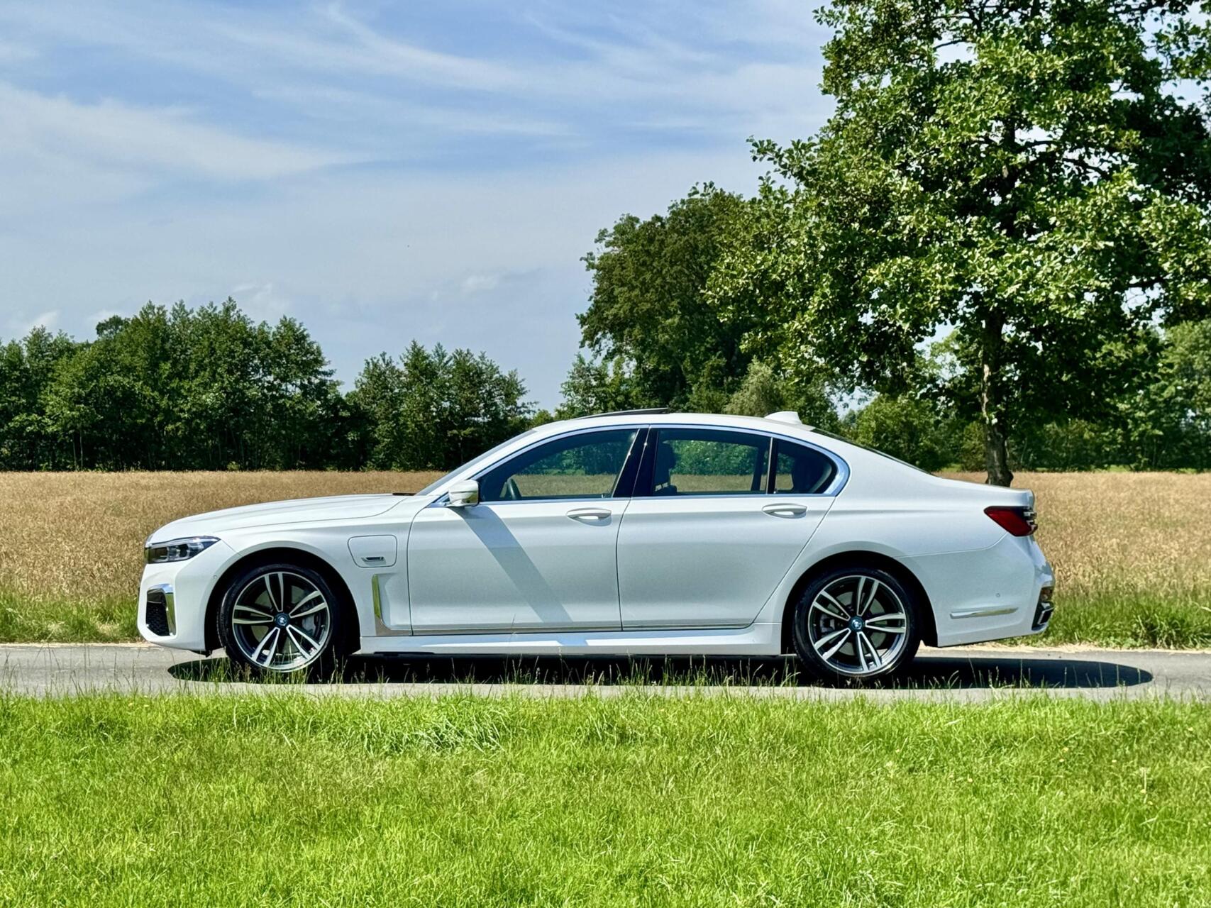 Foto van BMW 745e