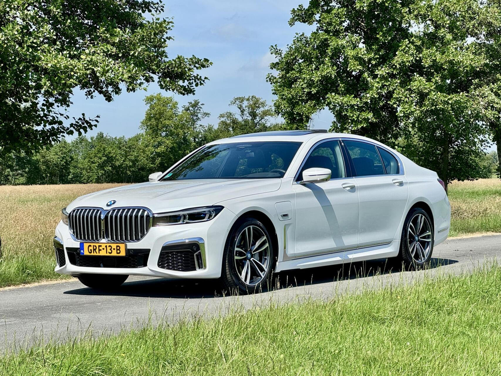 Foto van BMW 745e