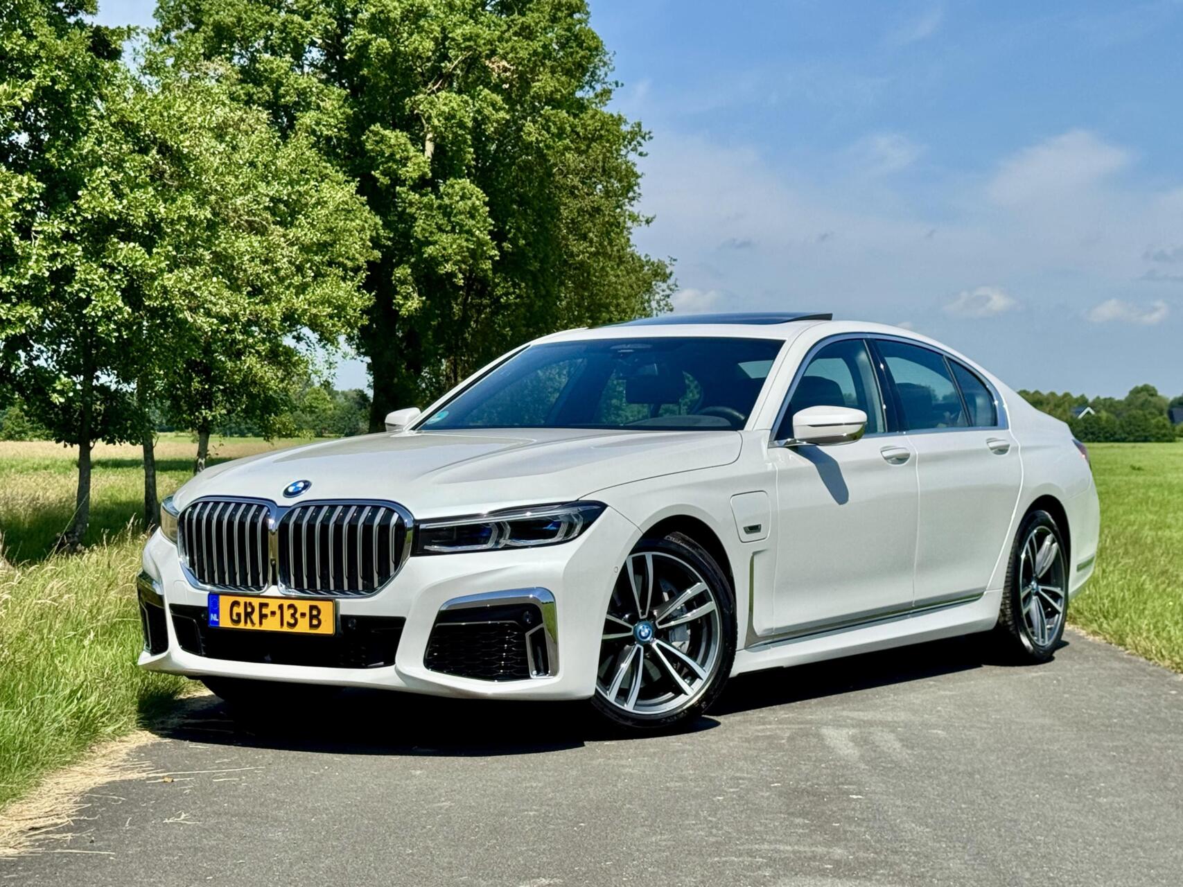 Foto van BMW 745e
