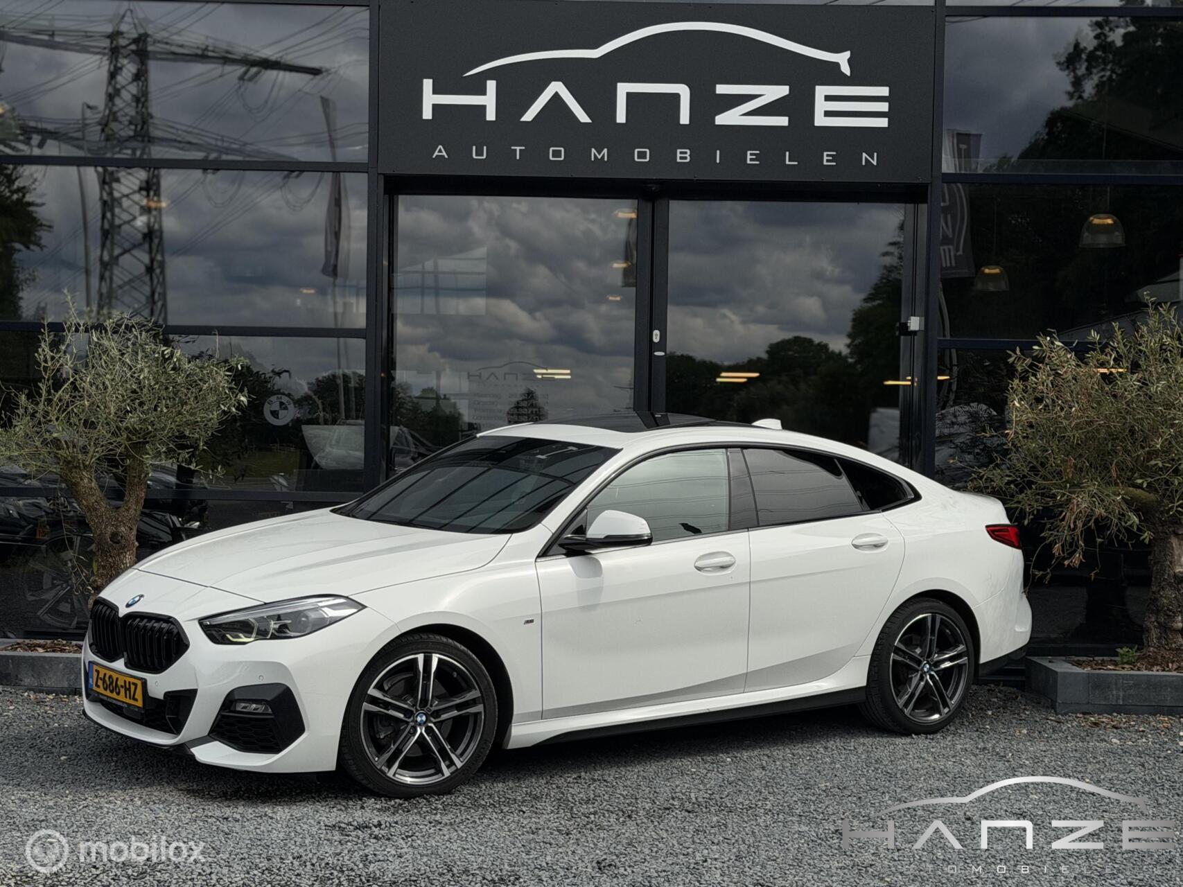 BMW 218d BMW 218d M-Sport|Pano|18"|Shadow Line 2020 - voorkant