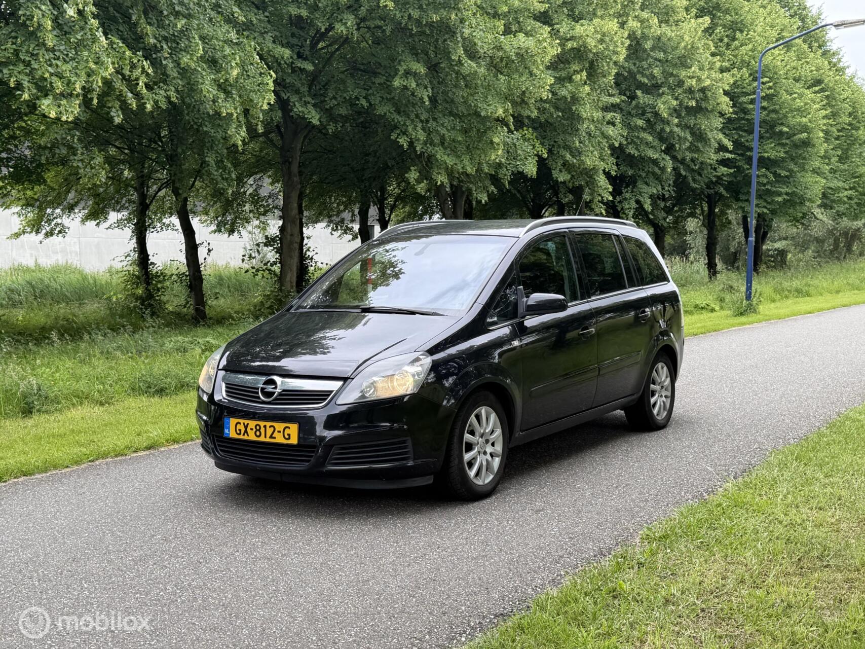 Opel Zafira 1.8 Essentia*7 PERS*NEW APK*CRUISE*PARKEERSENSOR 2006 - voorkant