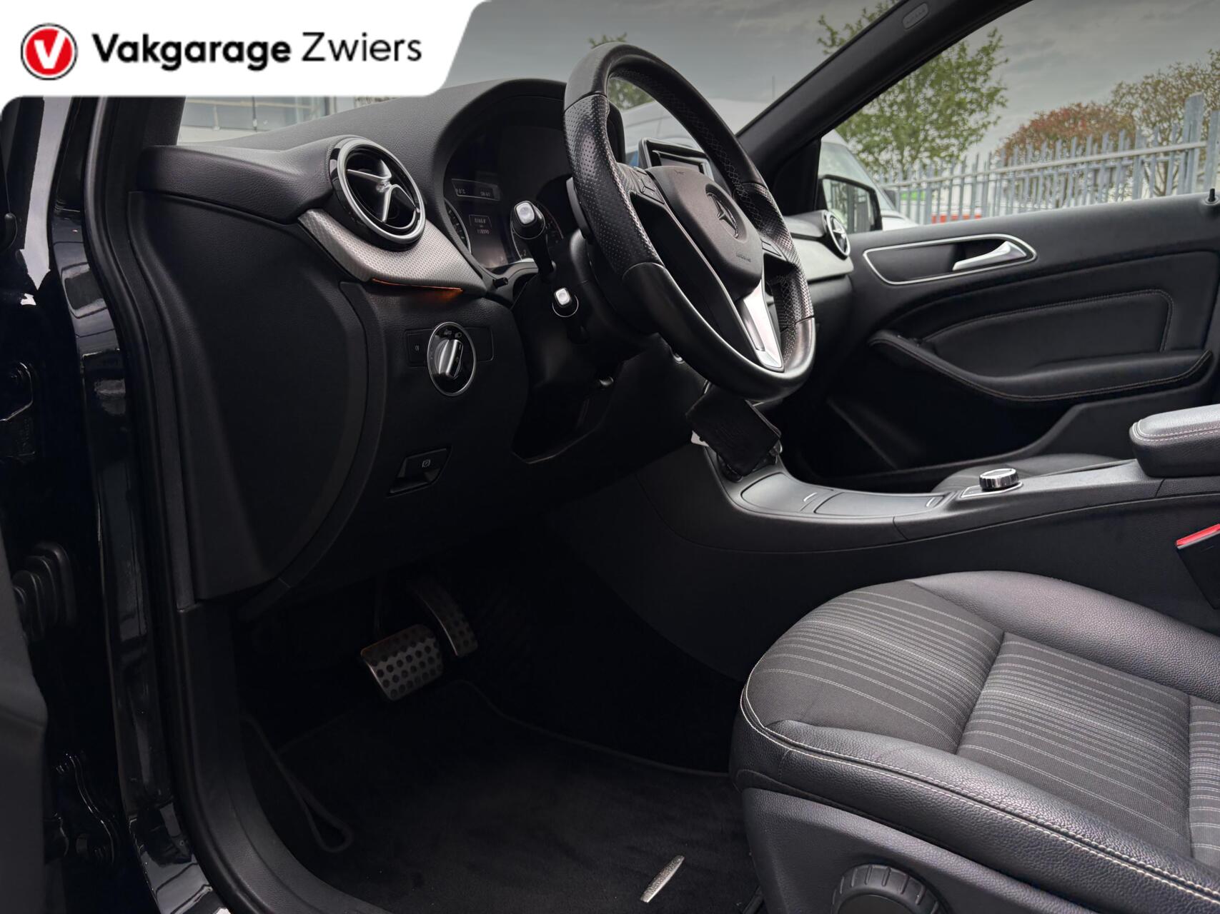 Foto van Mercedes-Benz B 180