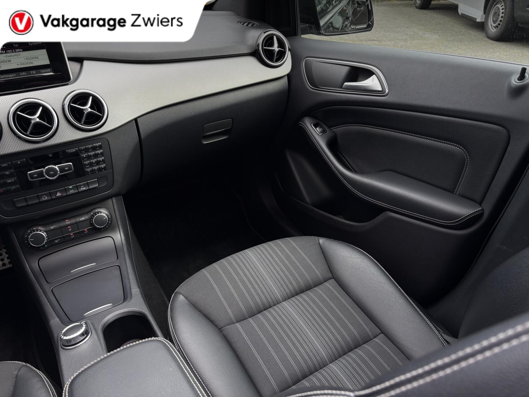 Foto van Mercedes-Benz B 180