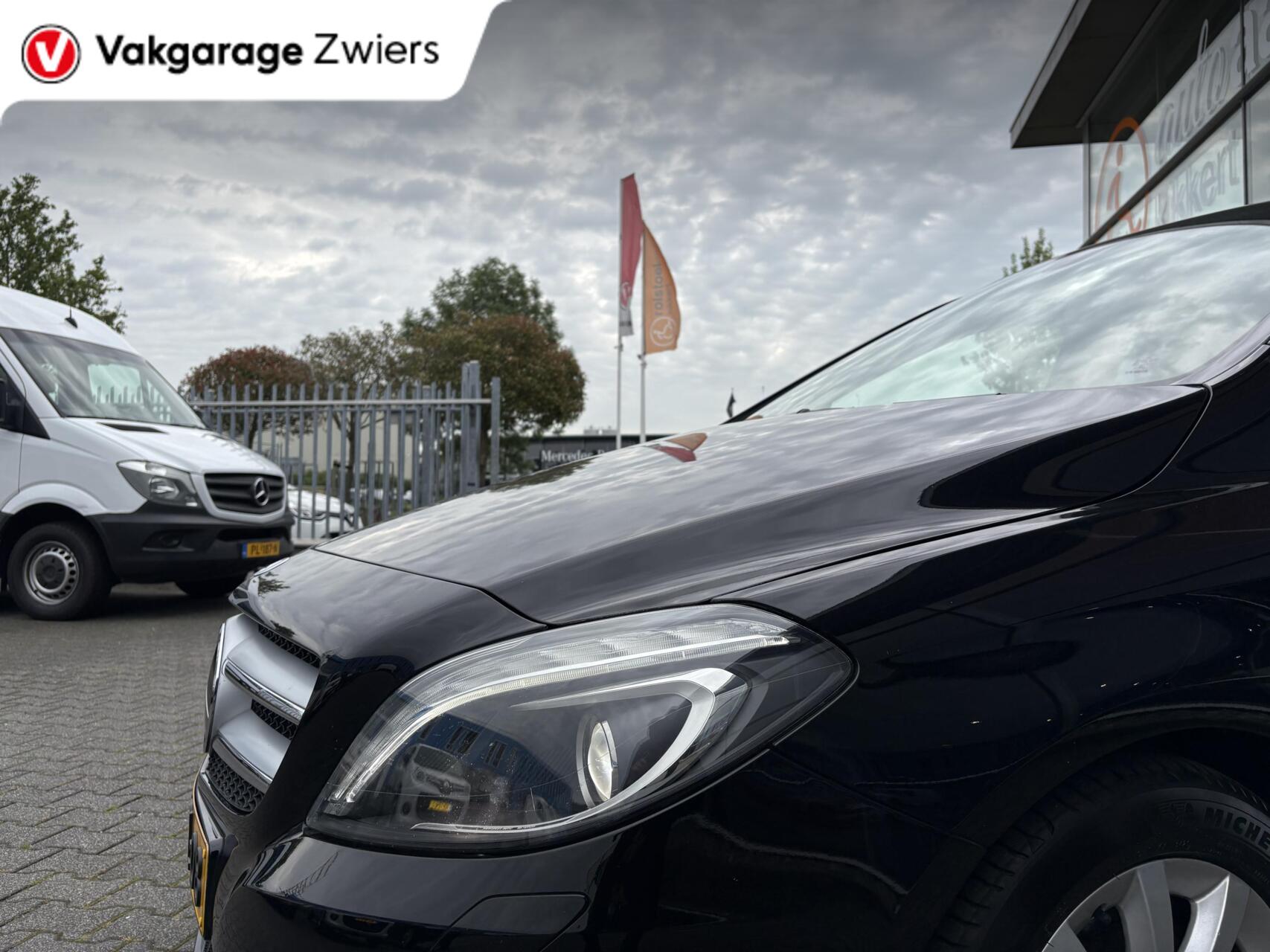 Foto van Mercedes-Benz B 180
