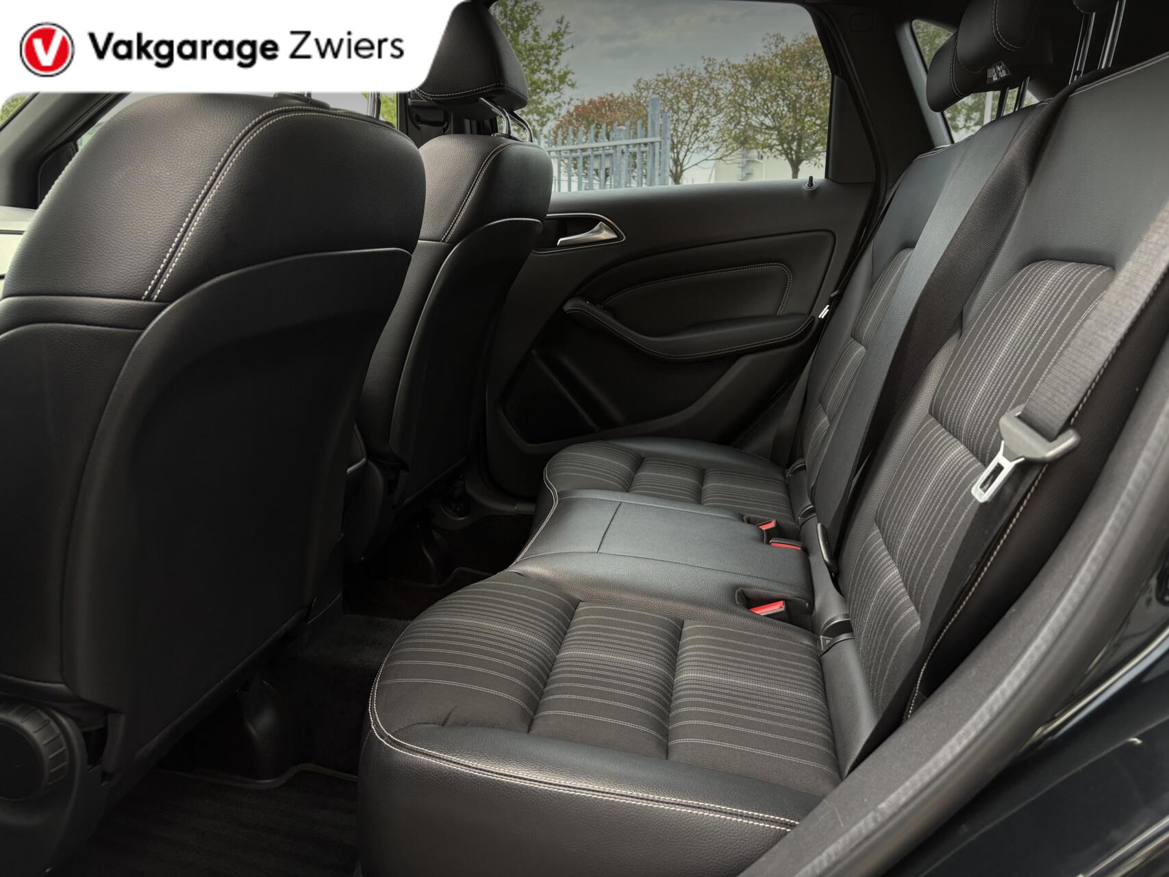 Foto van Mercedes-Benz B 180