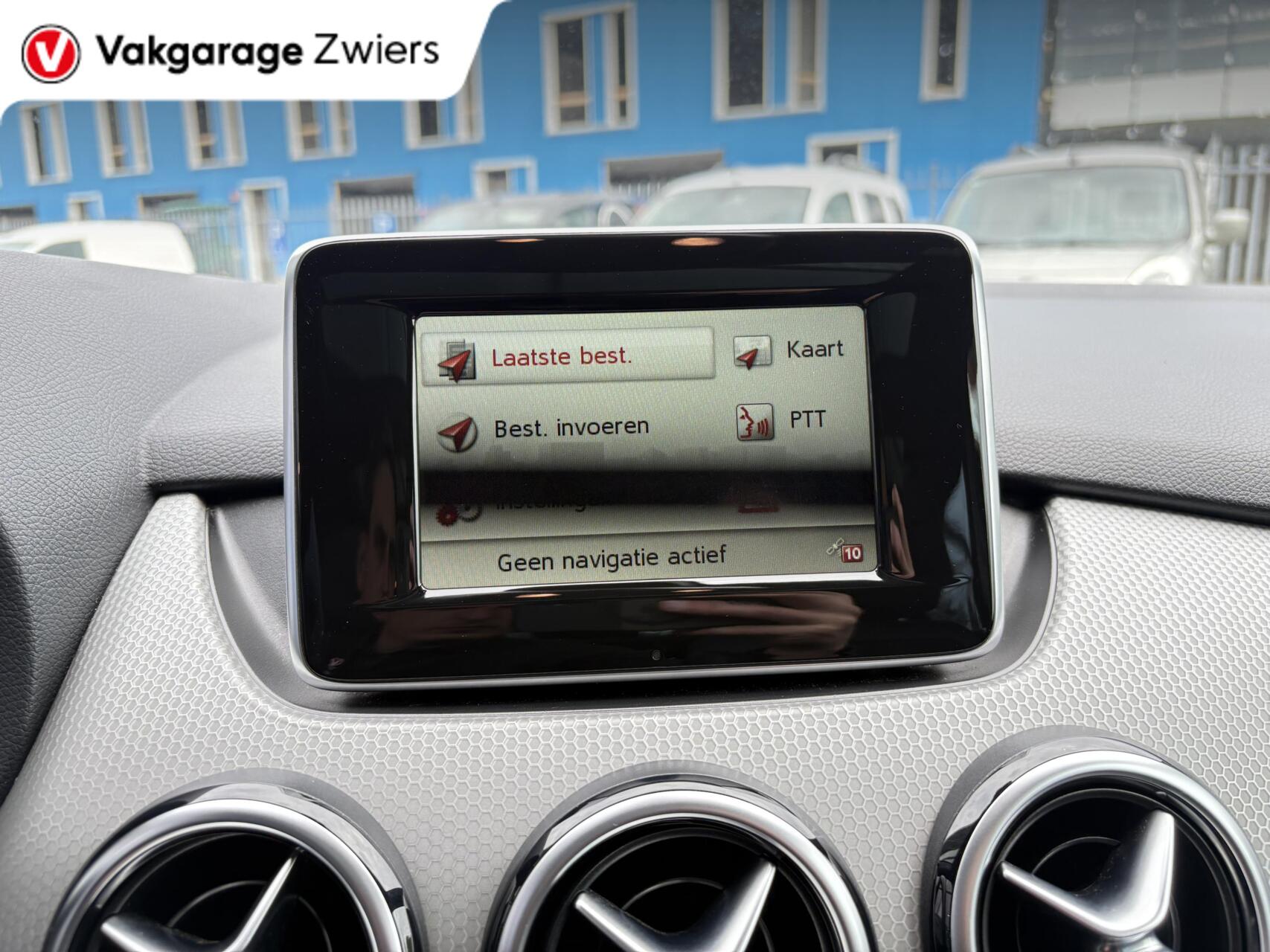 Foto van Mercedes-Benz B 180
