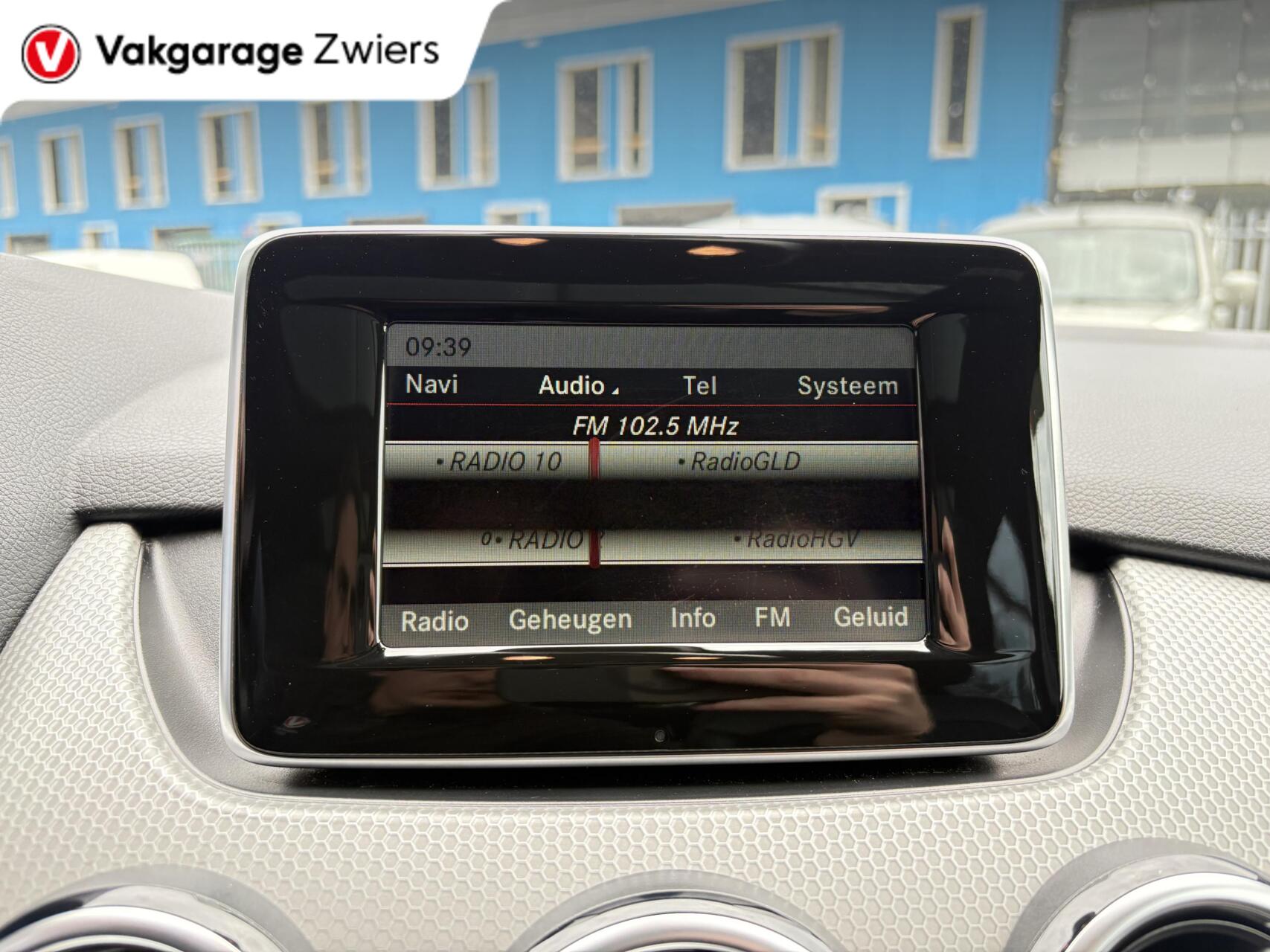 Foto van Mercedes-Benz B 180