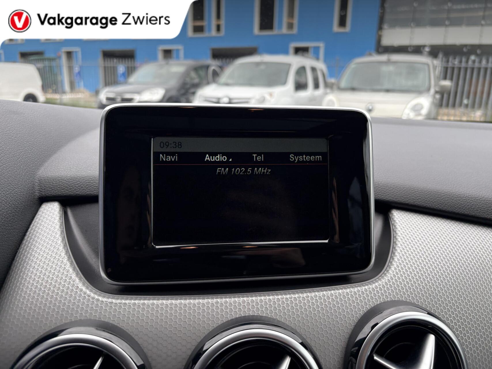 Foto van Mercedes-Benz B 180