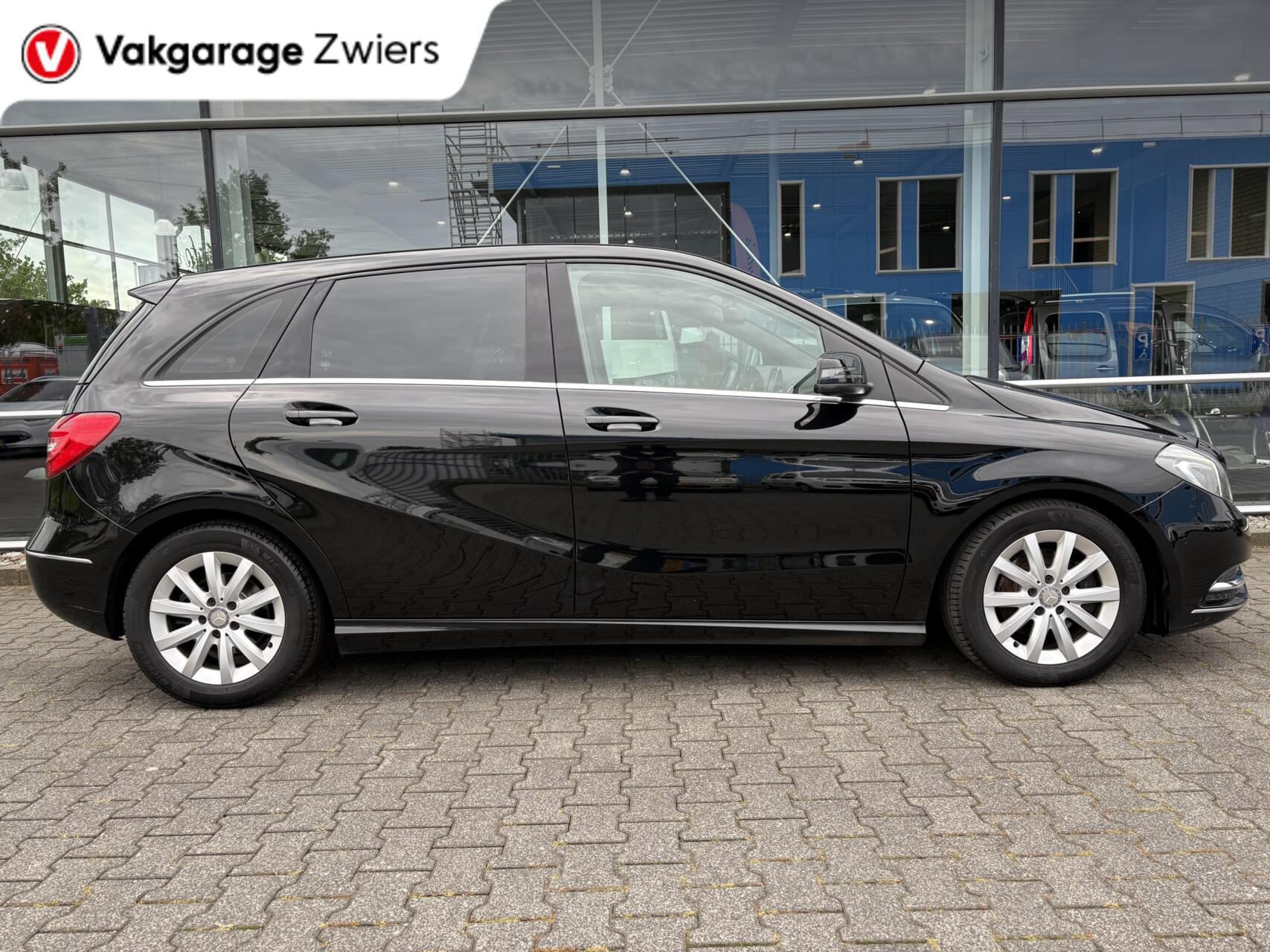 Foto van Mercedes-Benz B 180