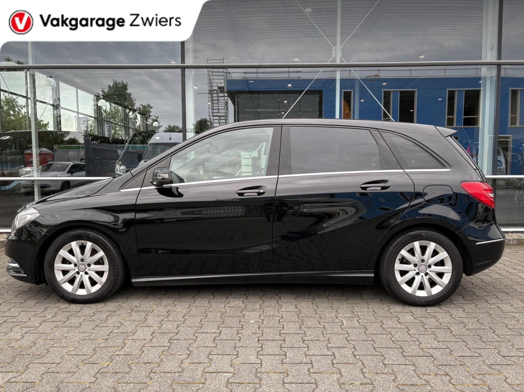Foto van Mercedes-Benz B 180