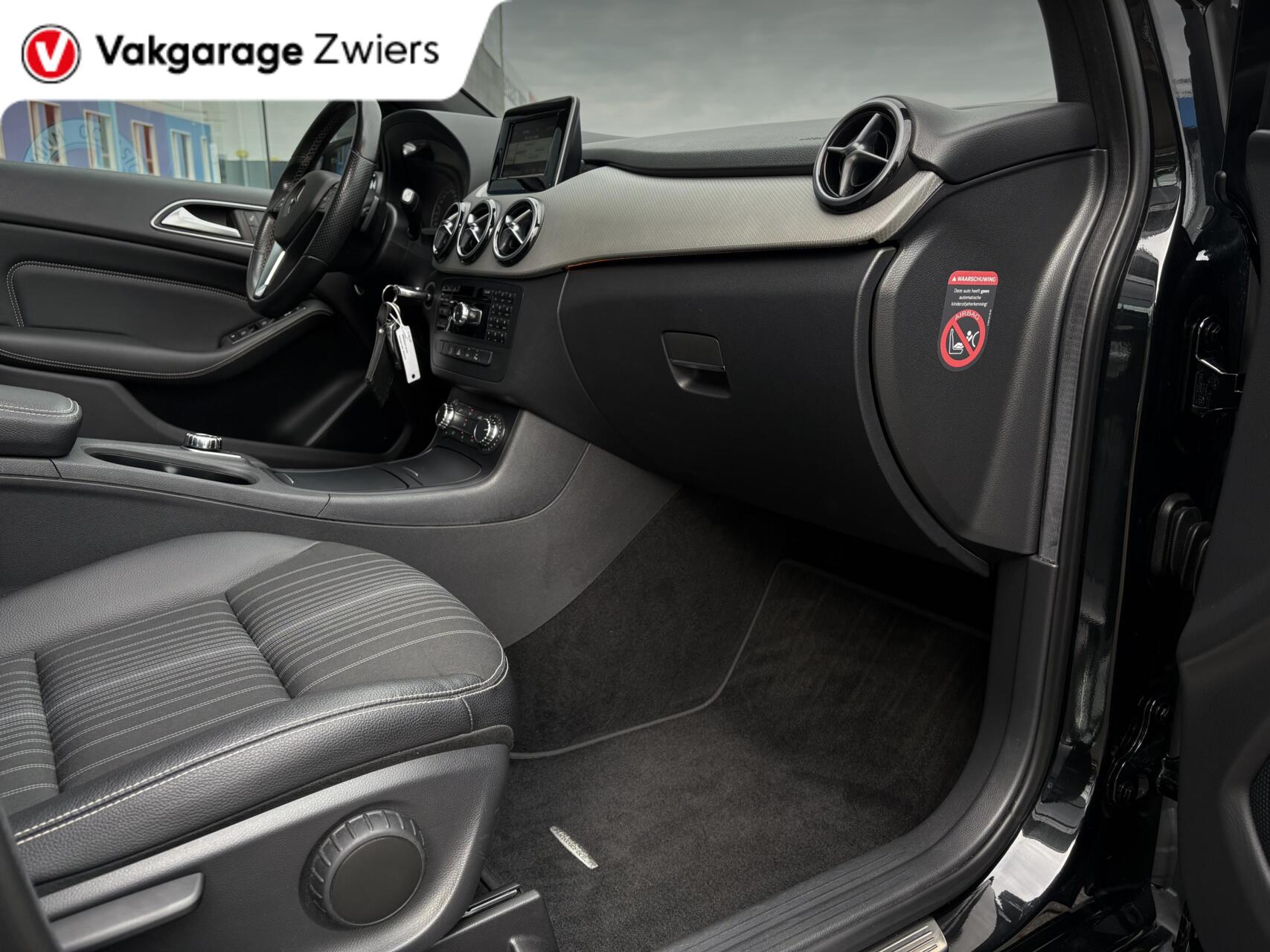 Foto van Mercedes-Benz B 180