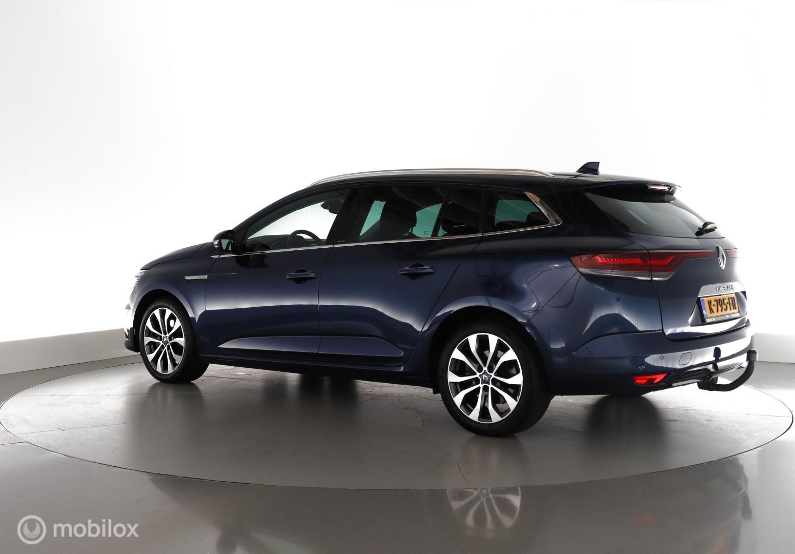 Foto van Renault Megane E-tech Plug-in Hybrid