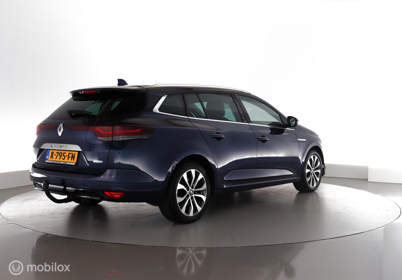 Foto van Renault Megane E-tech Plug-in Hybrid