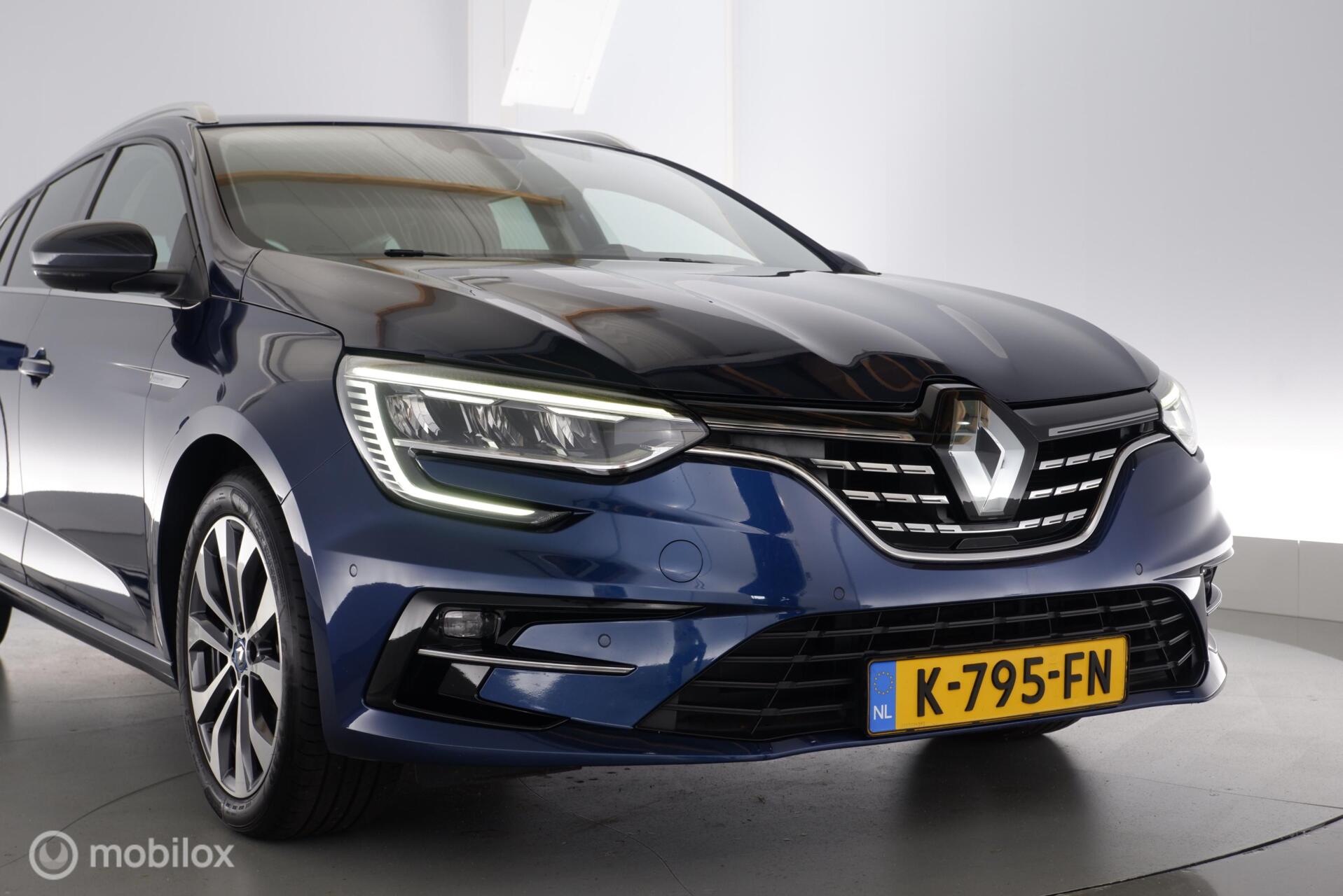 Foto van Renault Megane E-tech Plug-in Hybrid