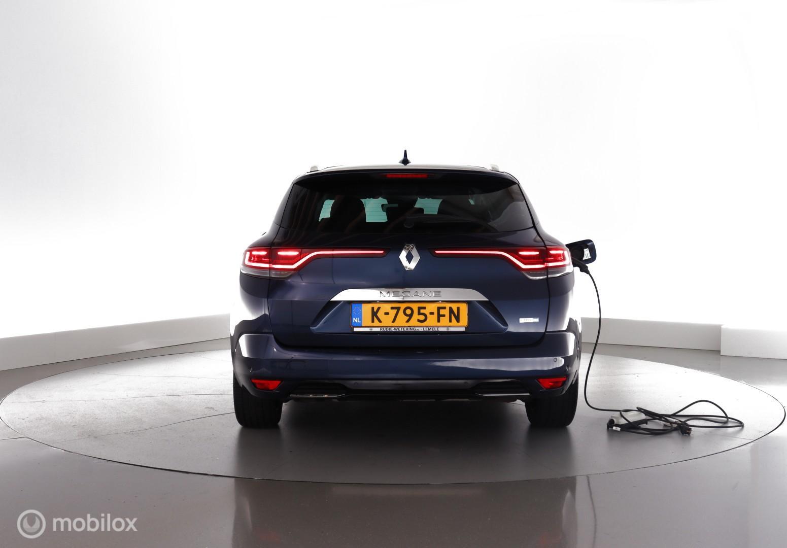 Foto van Renault Megane E-tech Plug-in Hybrid