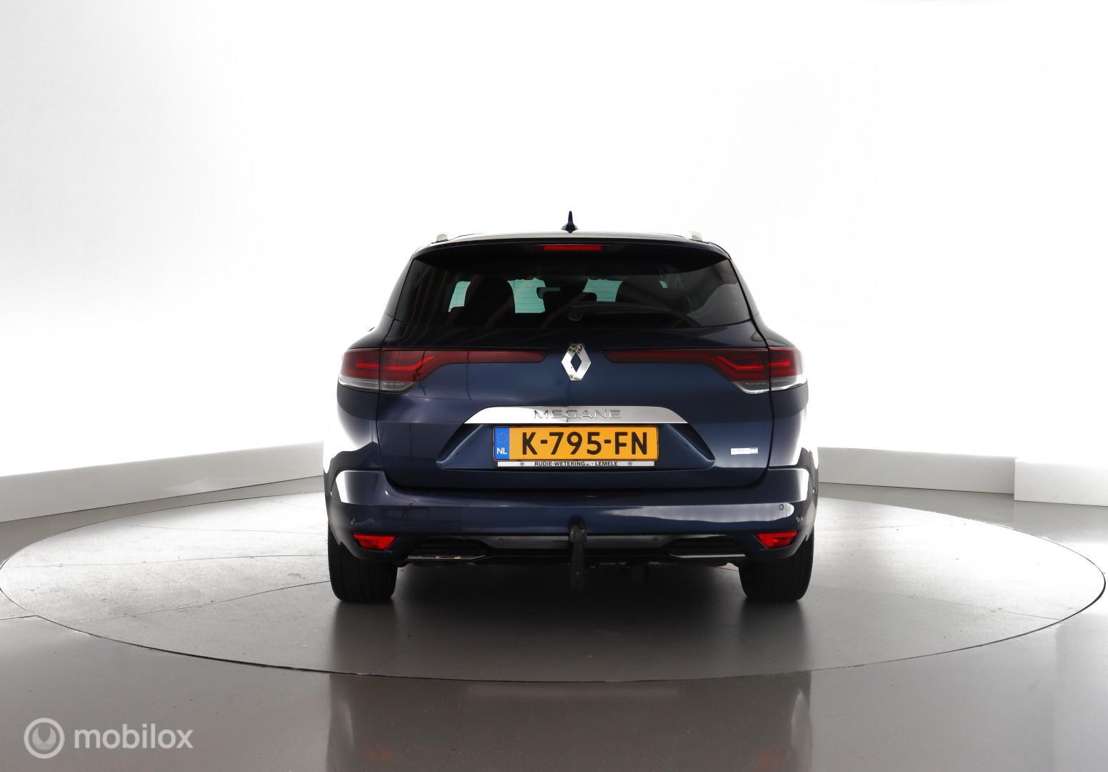 Foto van Renault Megane E-tech Plug-in Hybrid