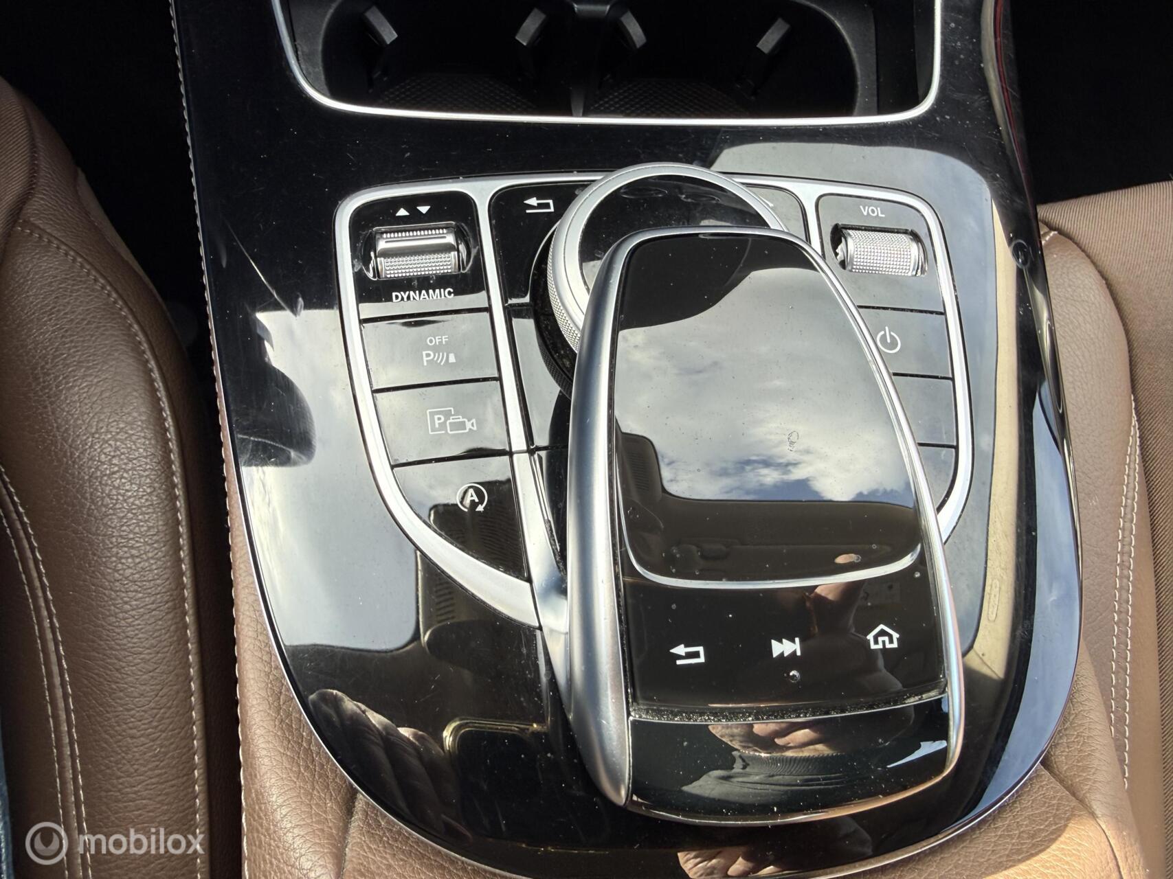 Foto van Mercedes-Benz E 220 D