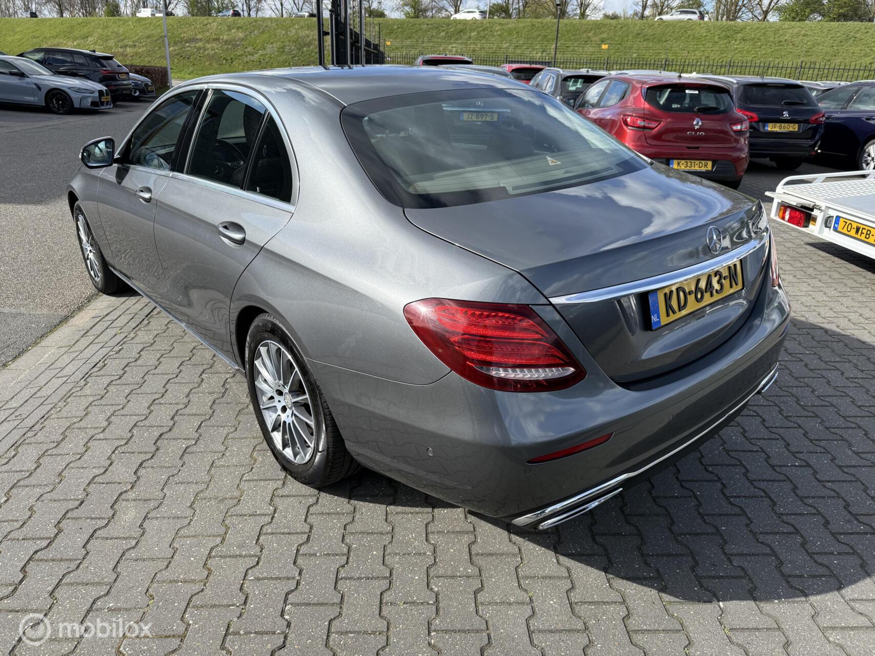 Foto van Mercedes-Benz E 220 D