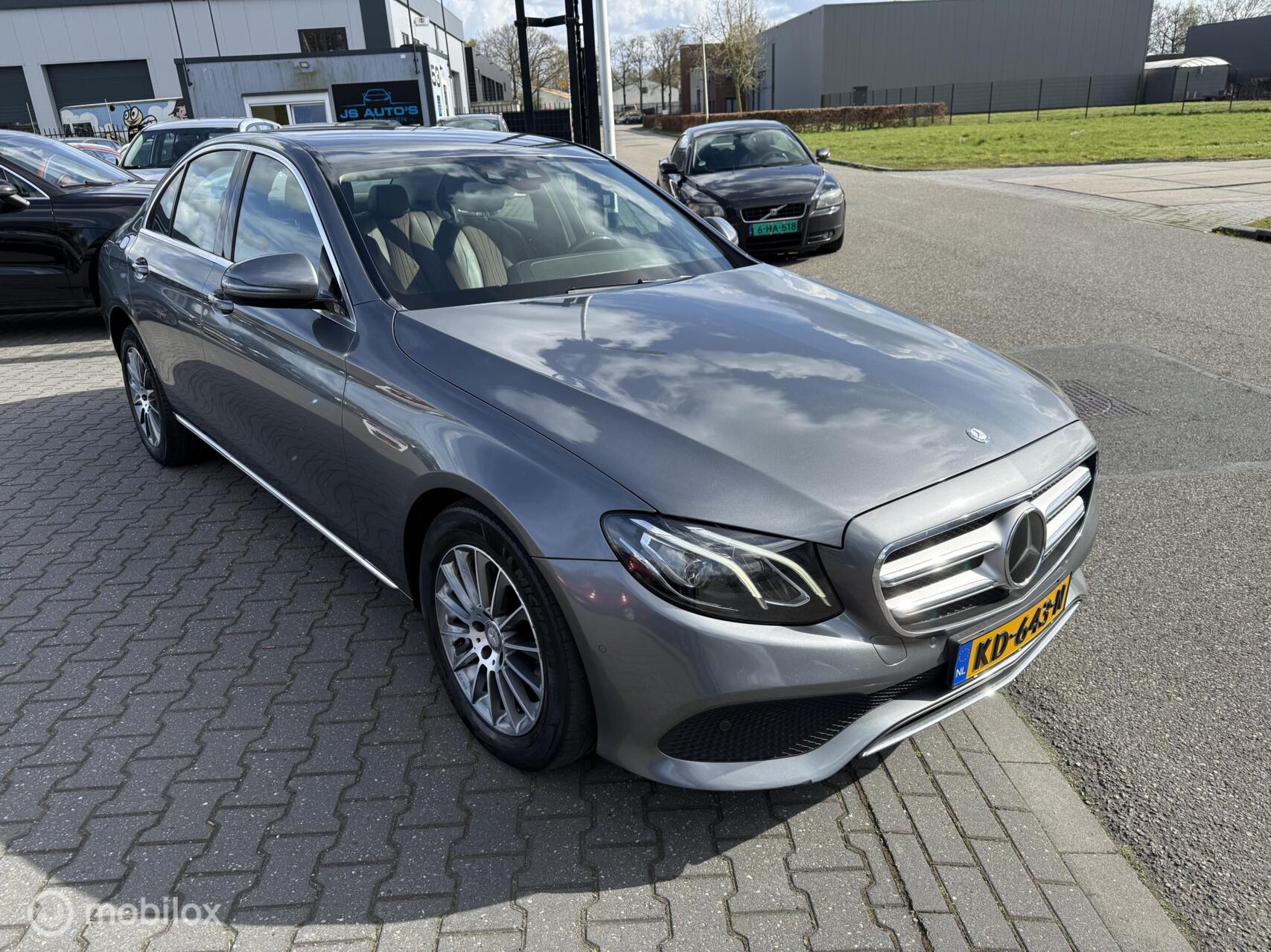 Foto van Mercedes-Benz E 220 D