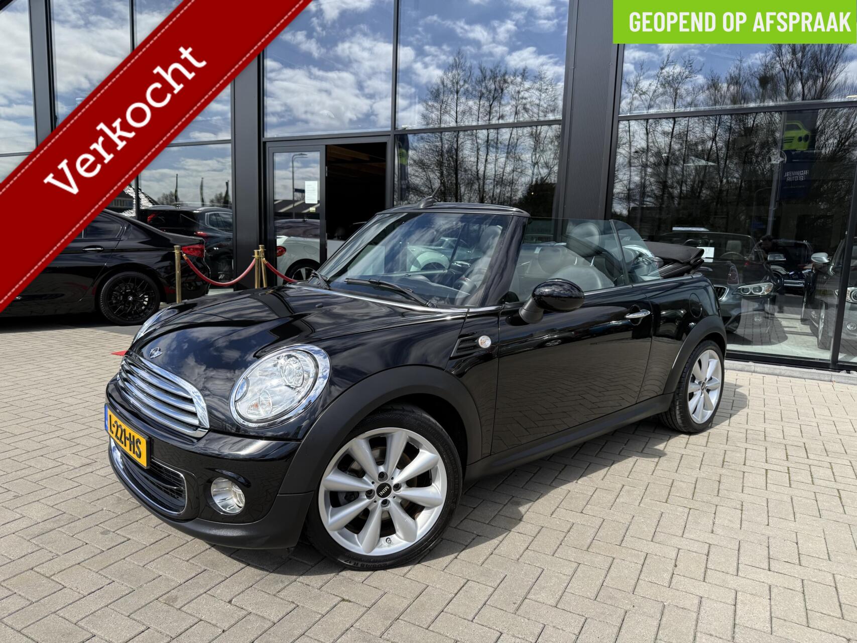 Mini One Cabrio 1.6 One|PDC|Navi|Airco 2015 - voorkant