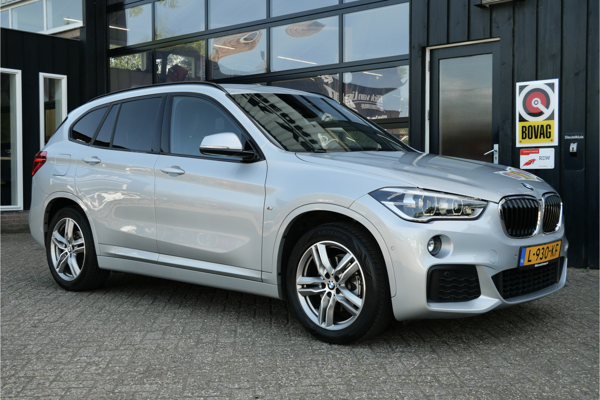 BMW X1 Sdrive18i sDrive18i High Executive M-Sport 2019 - voorkant