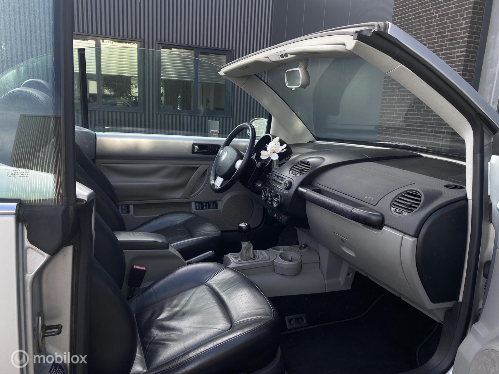 Foto van Volkswagen New Beetle Cabriolet