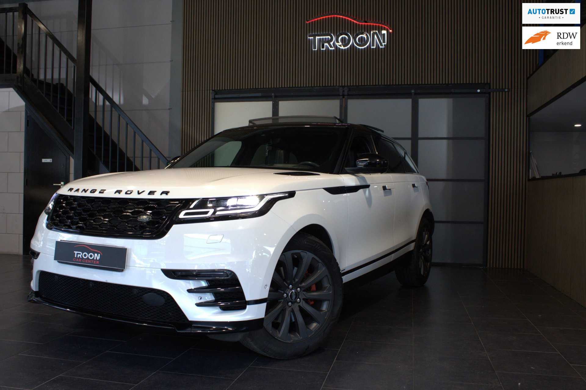 Land Rover Range Rover Velar 2.0 P300 Turbo AWD HSE 2019 - voorkant