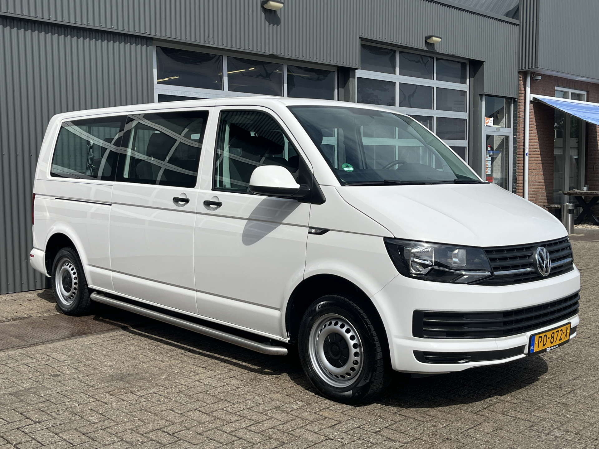 Volkswagen Kombi 2.0 TSI L2H1 2017 - voorkant