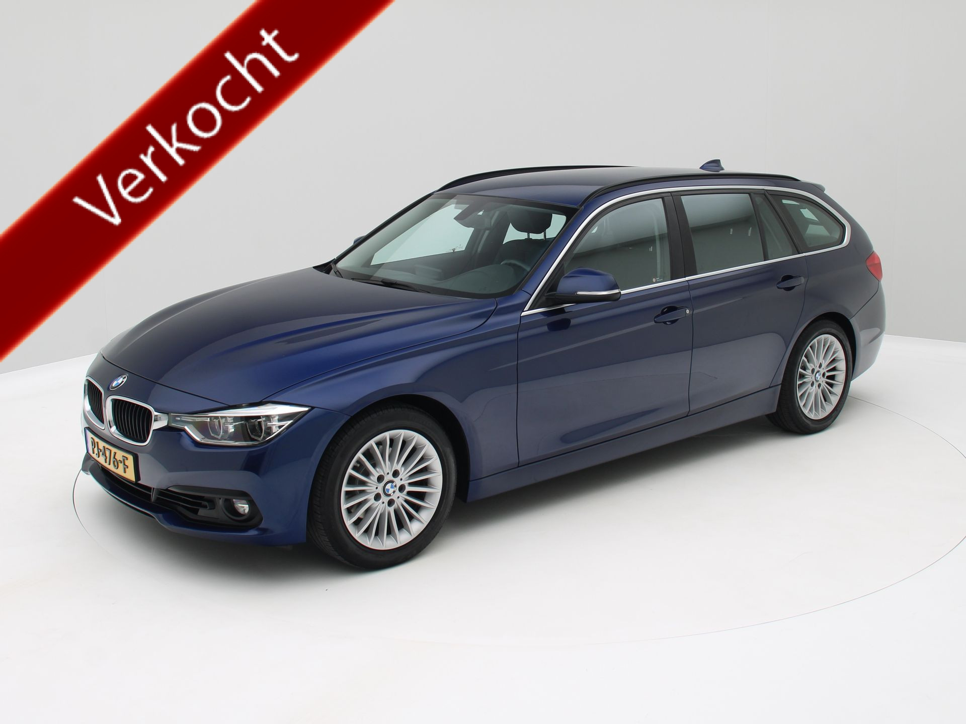 BMW 318i 318i Executive Leder / Trekhaak / Origineel NL 2017 - voorkant