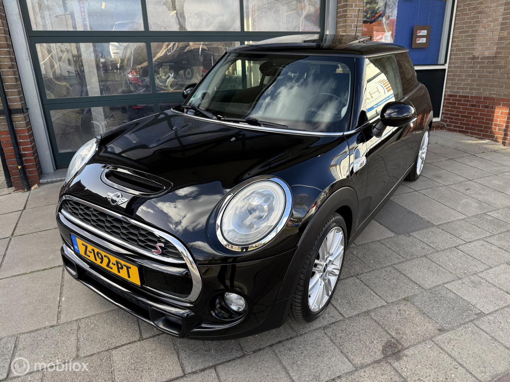Mini Cooper S 2.0 Cooper S Chili Panorama Dak / Leder / Stoelver 2014 - voorkant