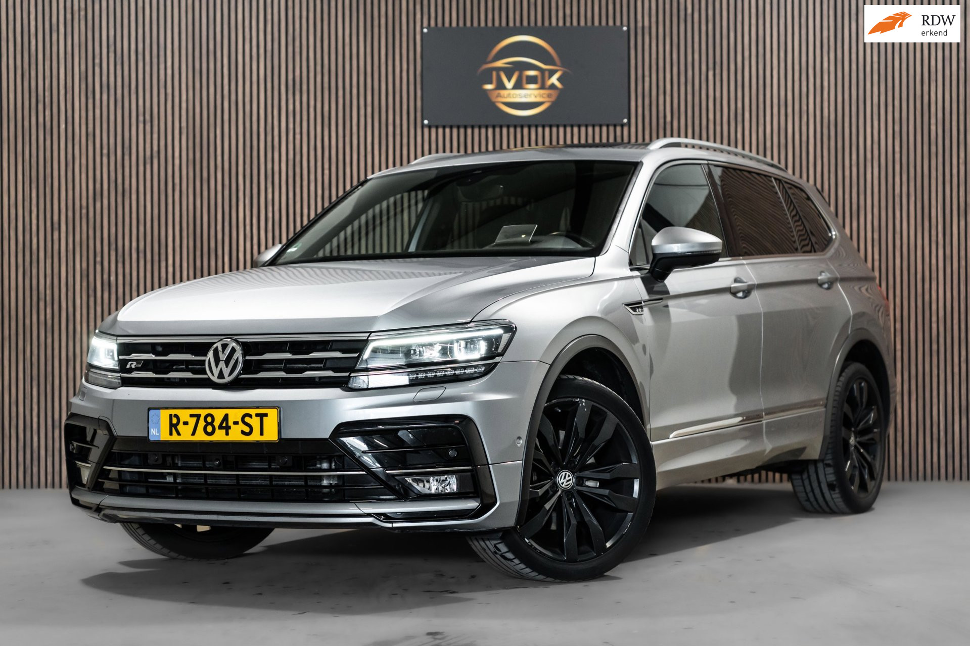 Volkswagen Tiguan 2.0 TDI 4Motion R-line 7p DSG LEDER PANO 360 CAMERA FULL 2020 - voorkant