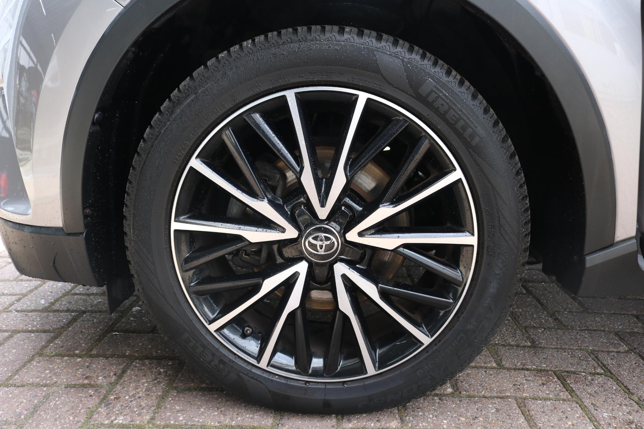 Foto van Toyota Toyota C-hr