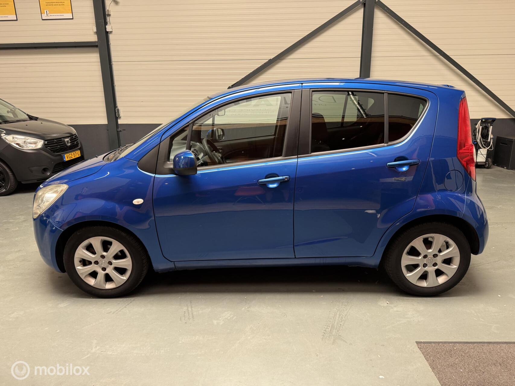 Foto van Opel Agila