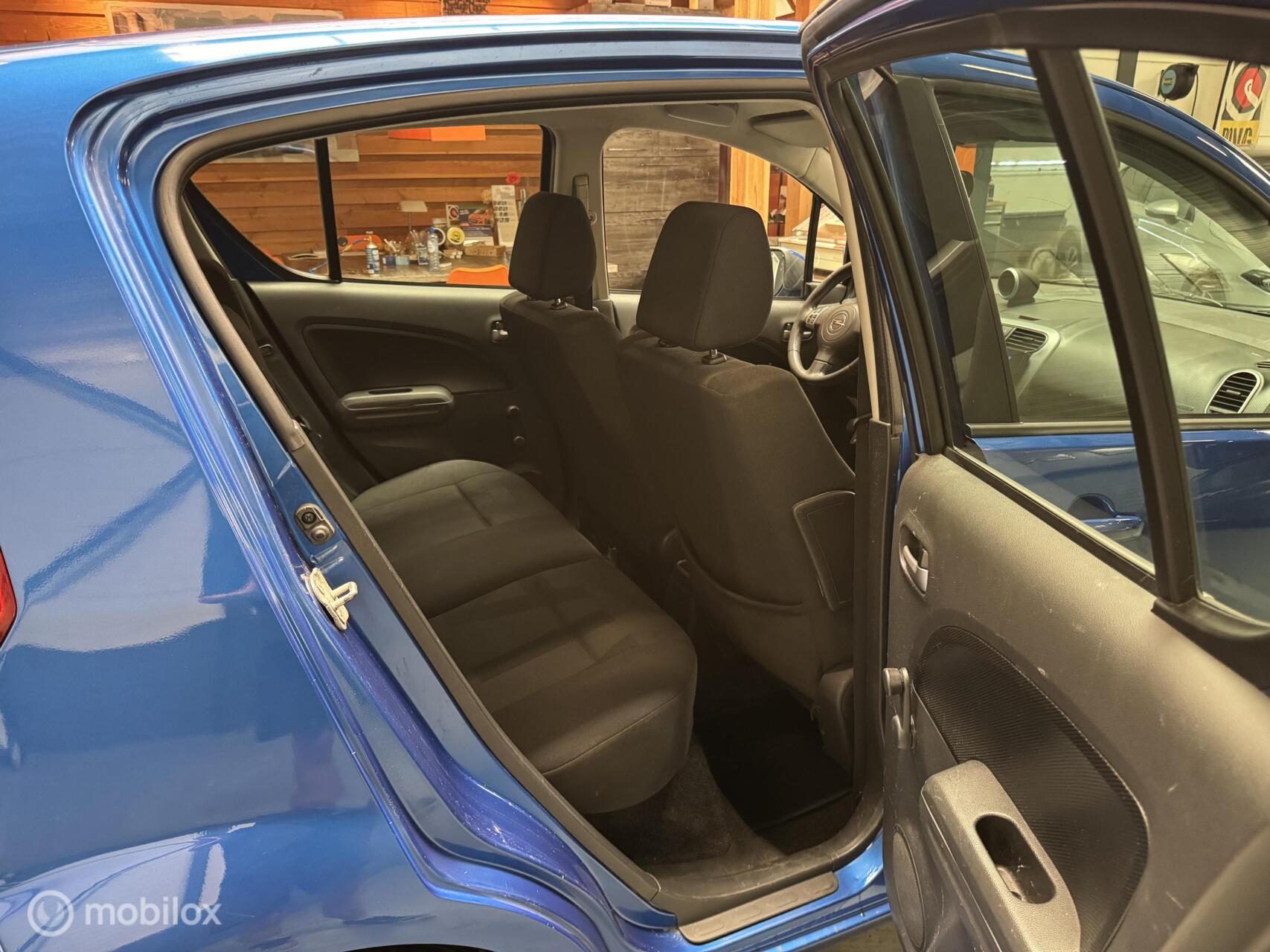 Foto van Opel Agila